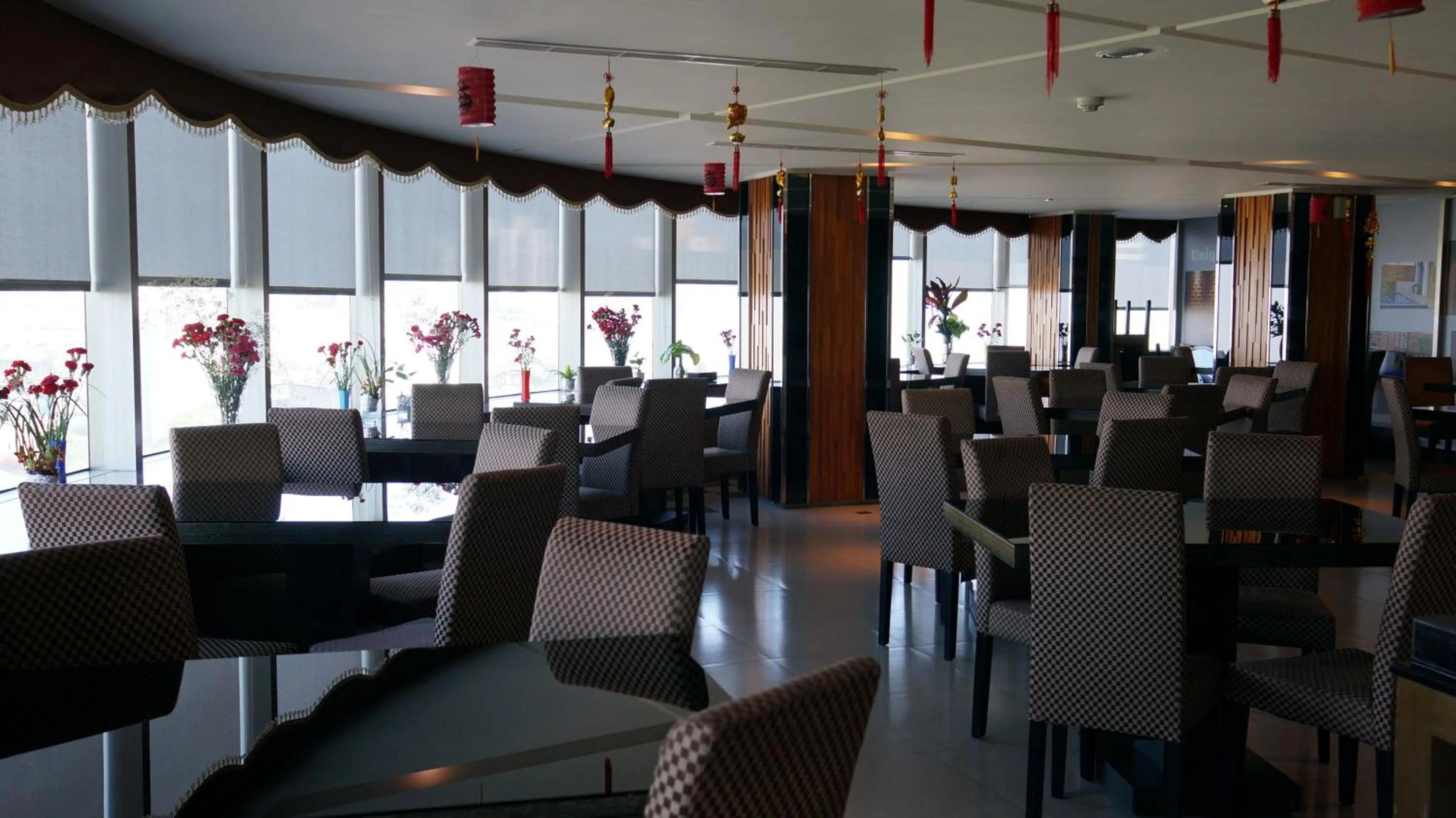 Restaurant/places to eat in Dubai Motel