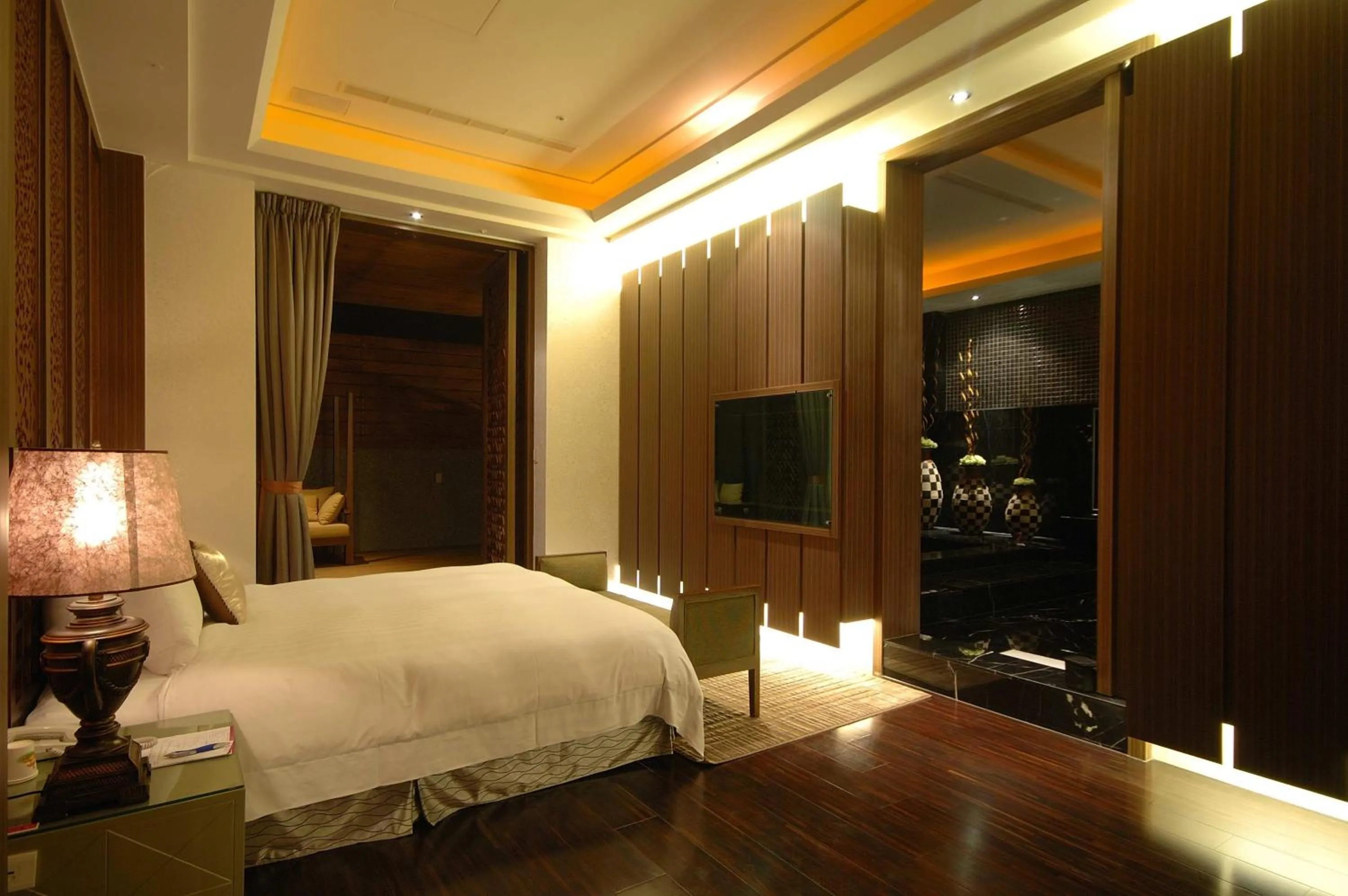 bunk bed, Bed in Dubai Motel