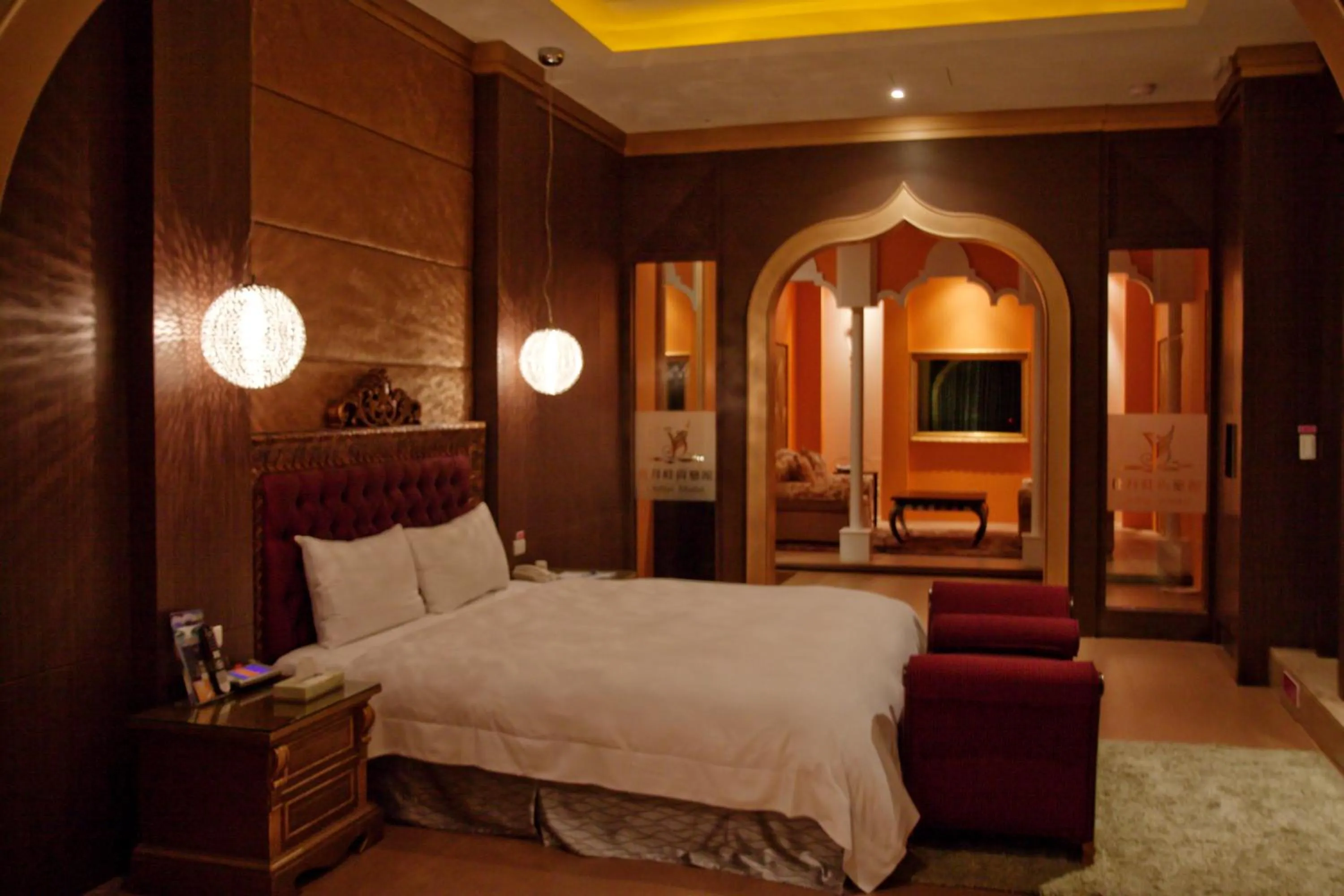 Bed in Dubai Motel