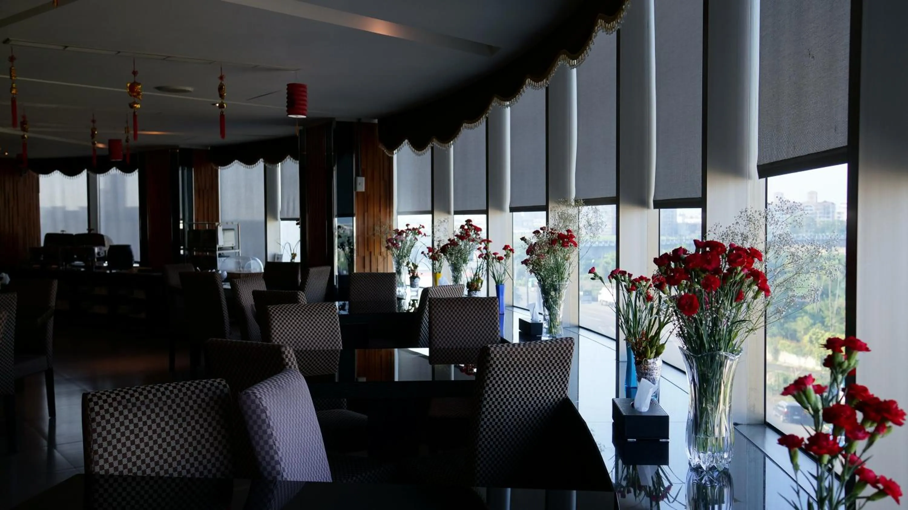 Restaurant/places to eat in Dubai Motel