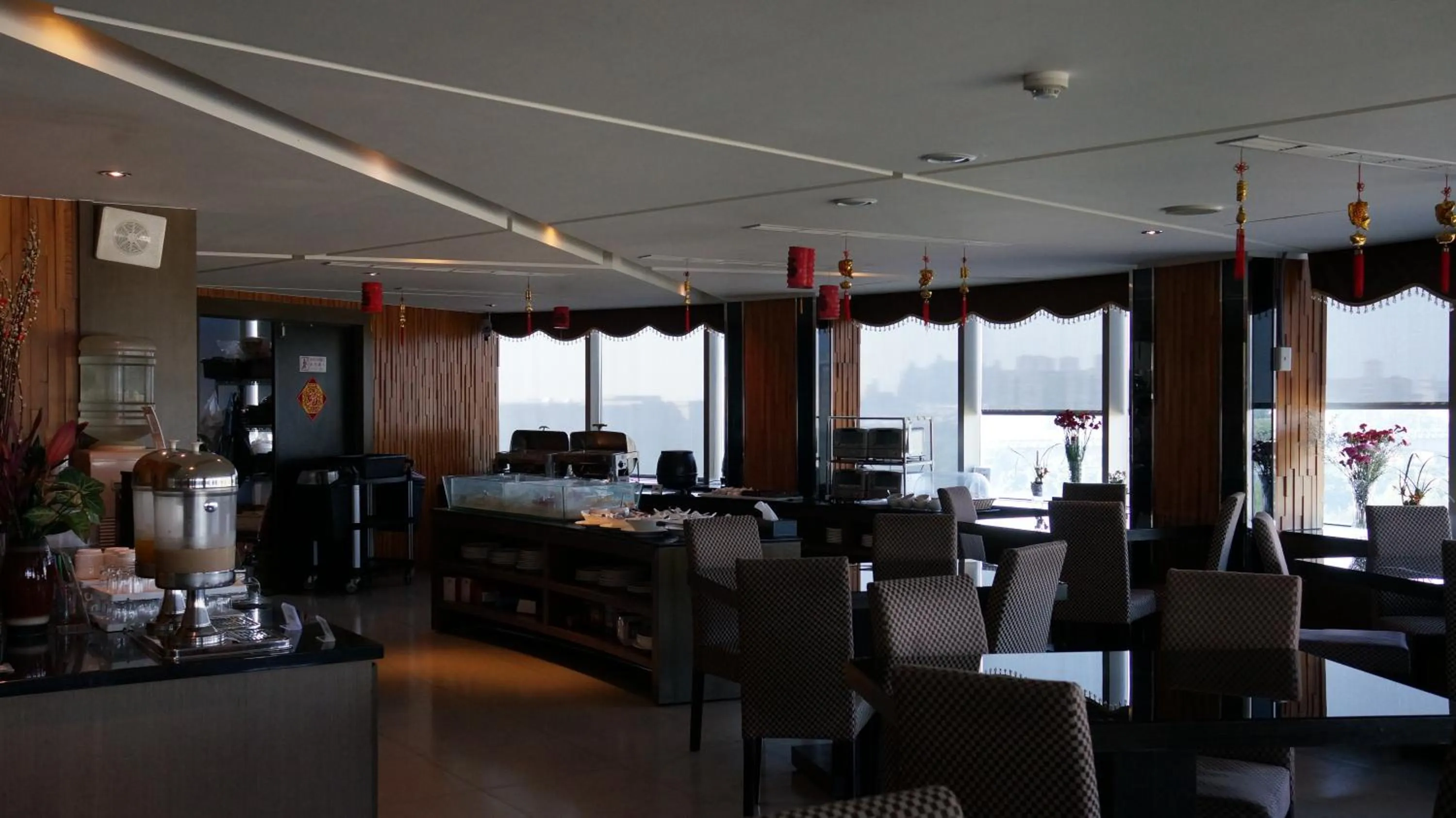 Restaurant/places to eat in Dubai Motel