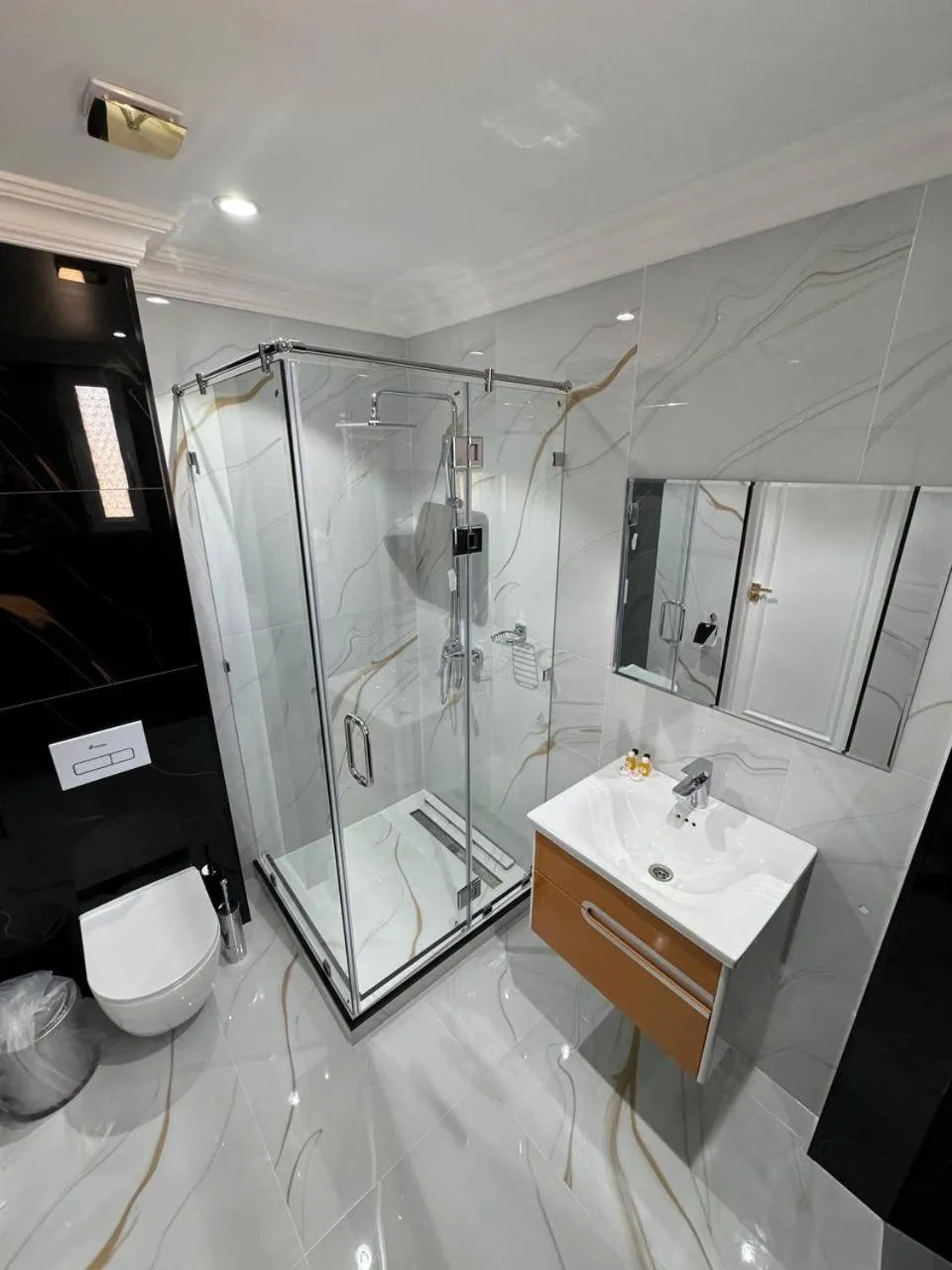 Shower in Asal Boutique Hotel