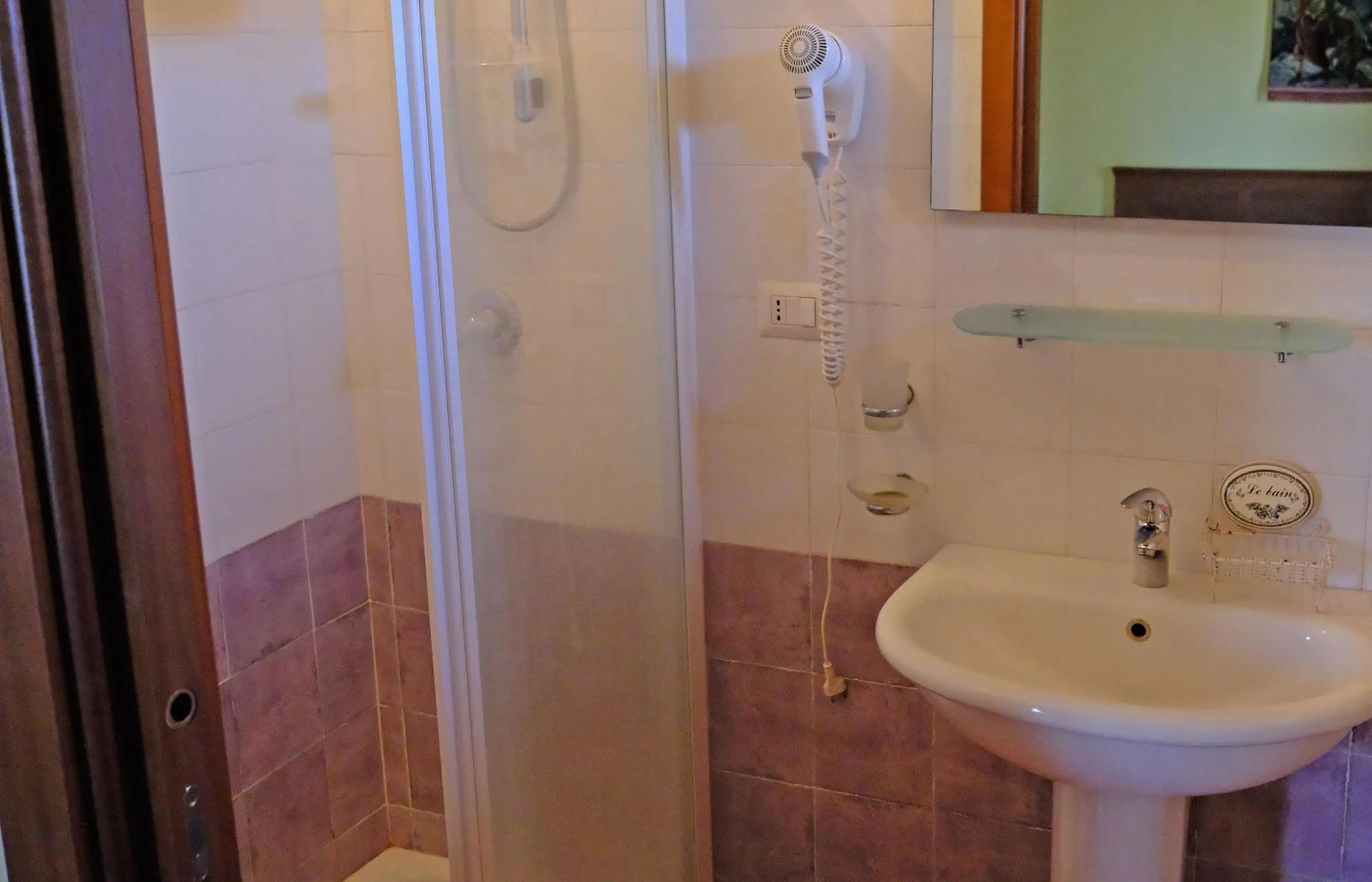 Shower in Conte Spencer