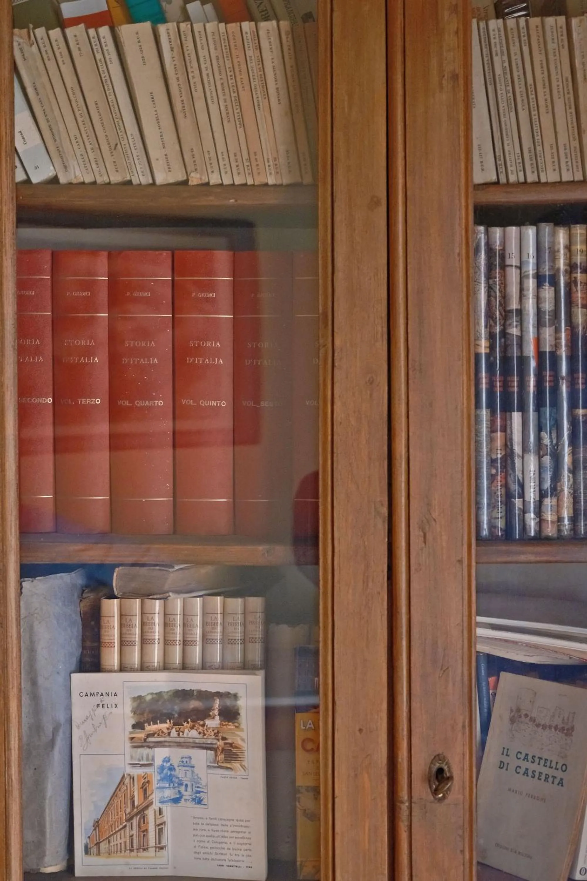 Library in Conte Spencer