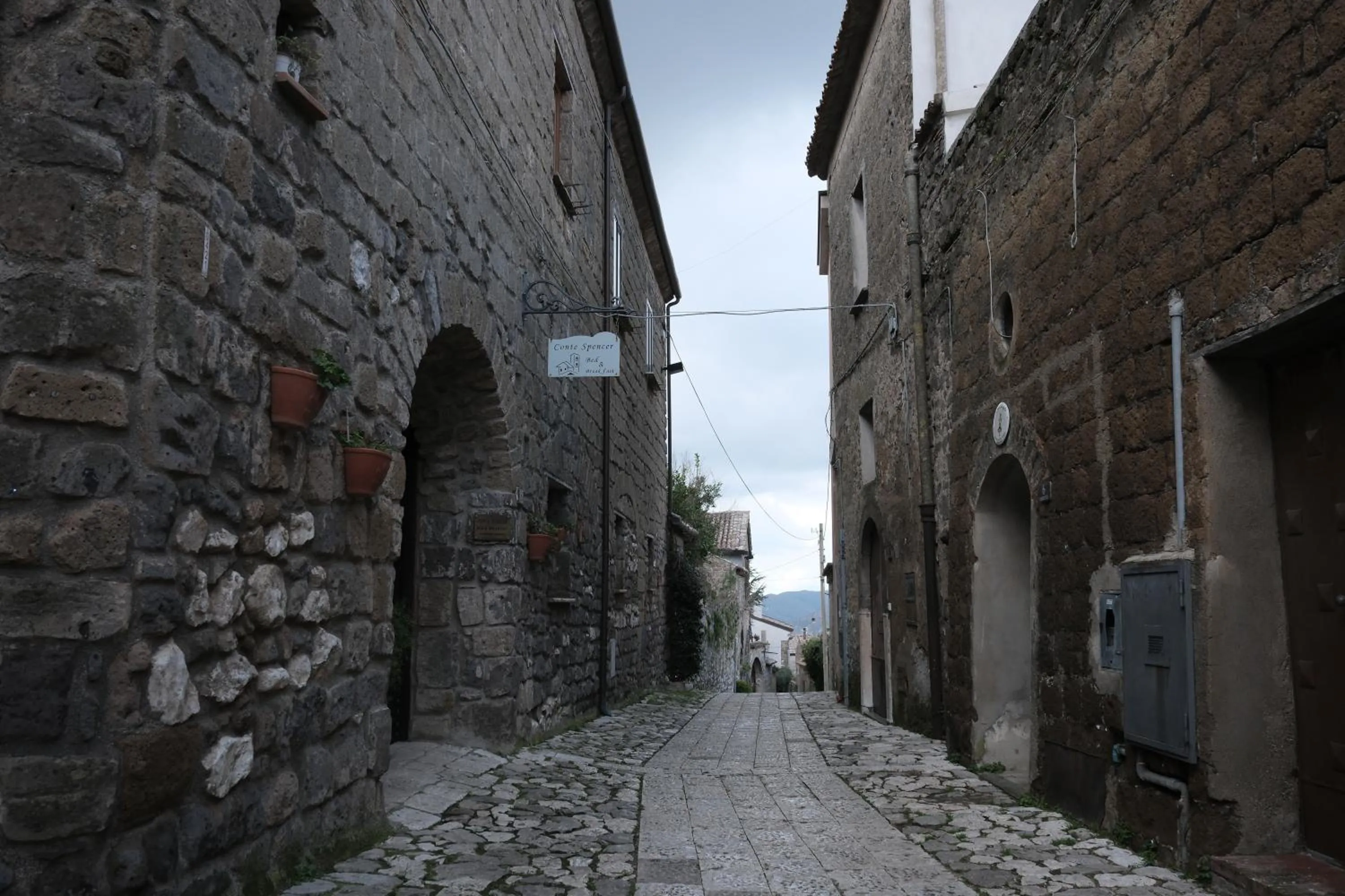 Facade/entrance in Conte Spencer