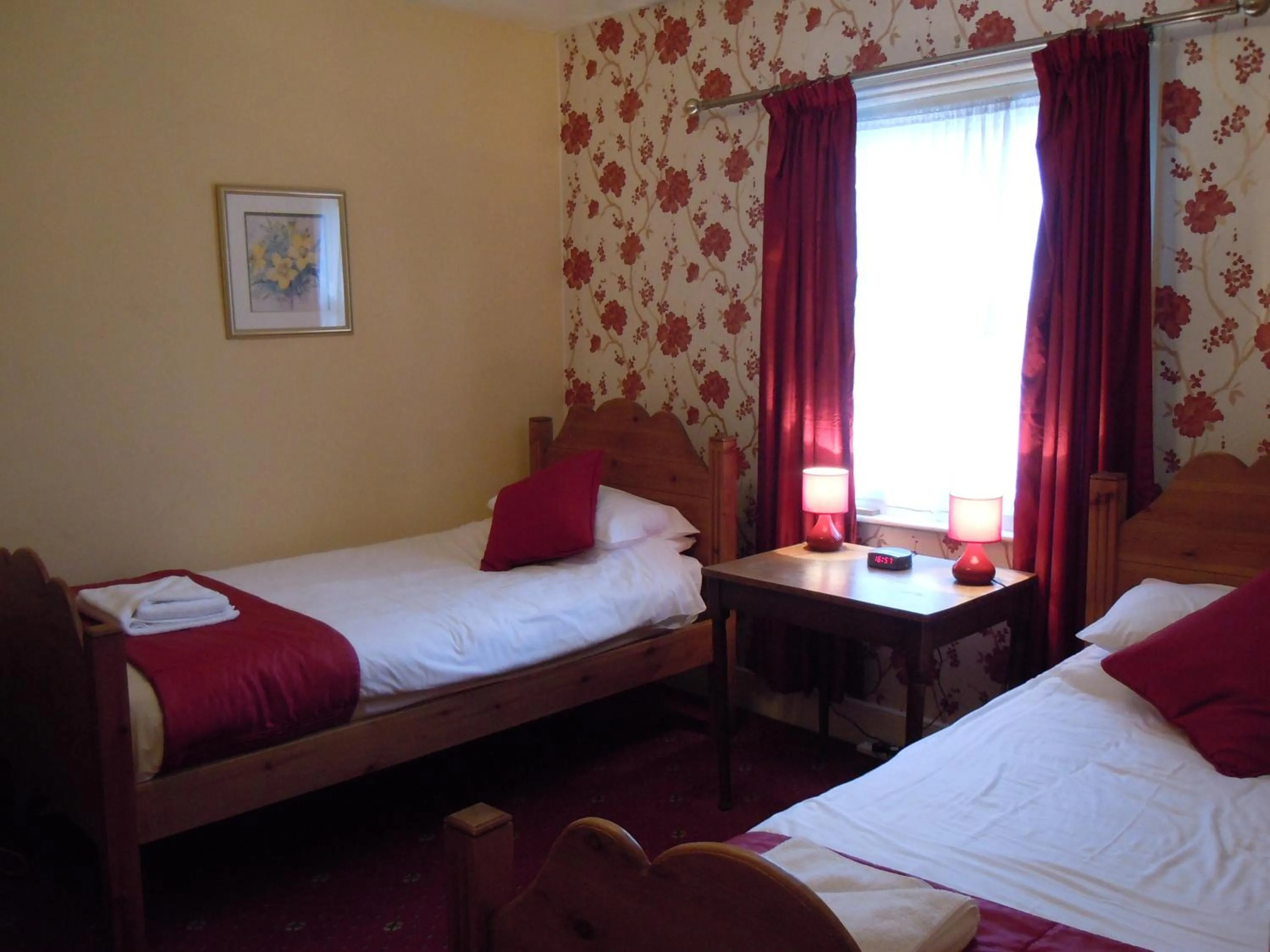 Day, Bed in The New Inn