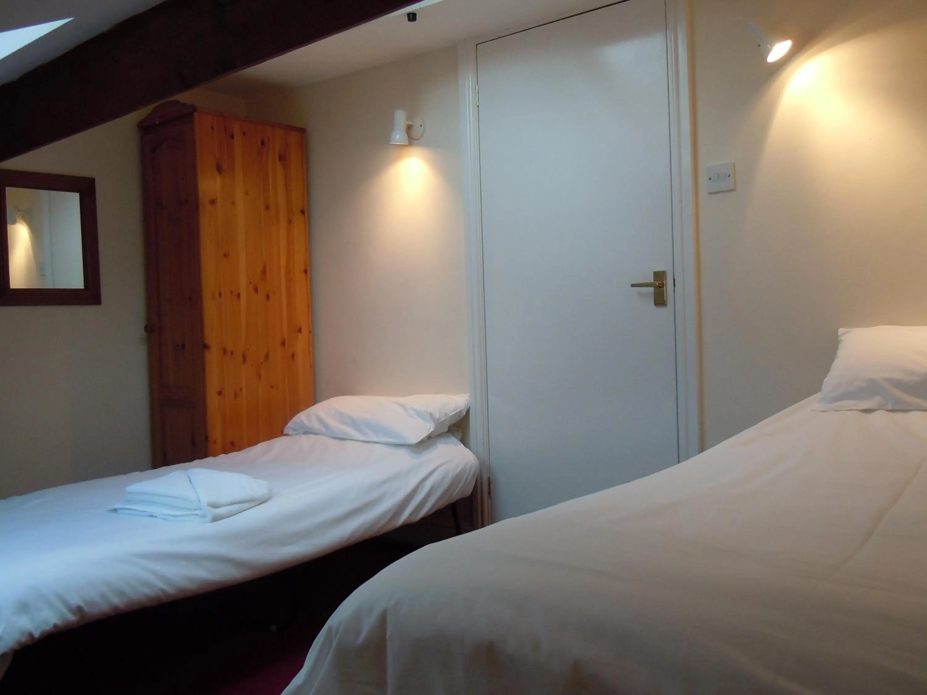 Photo of the whole room, Bed in The New Inn