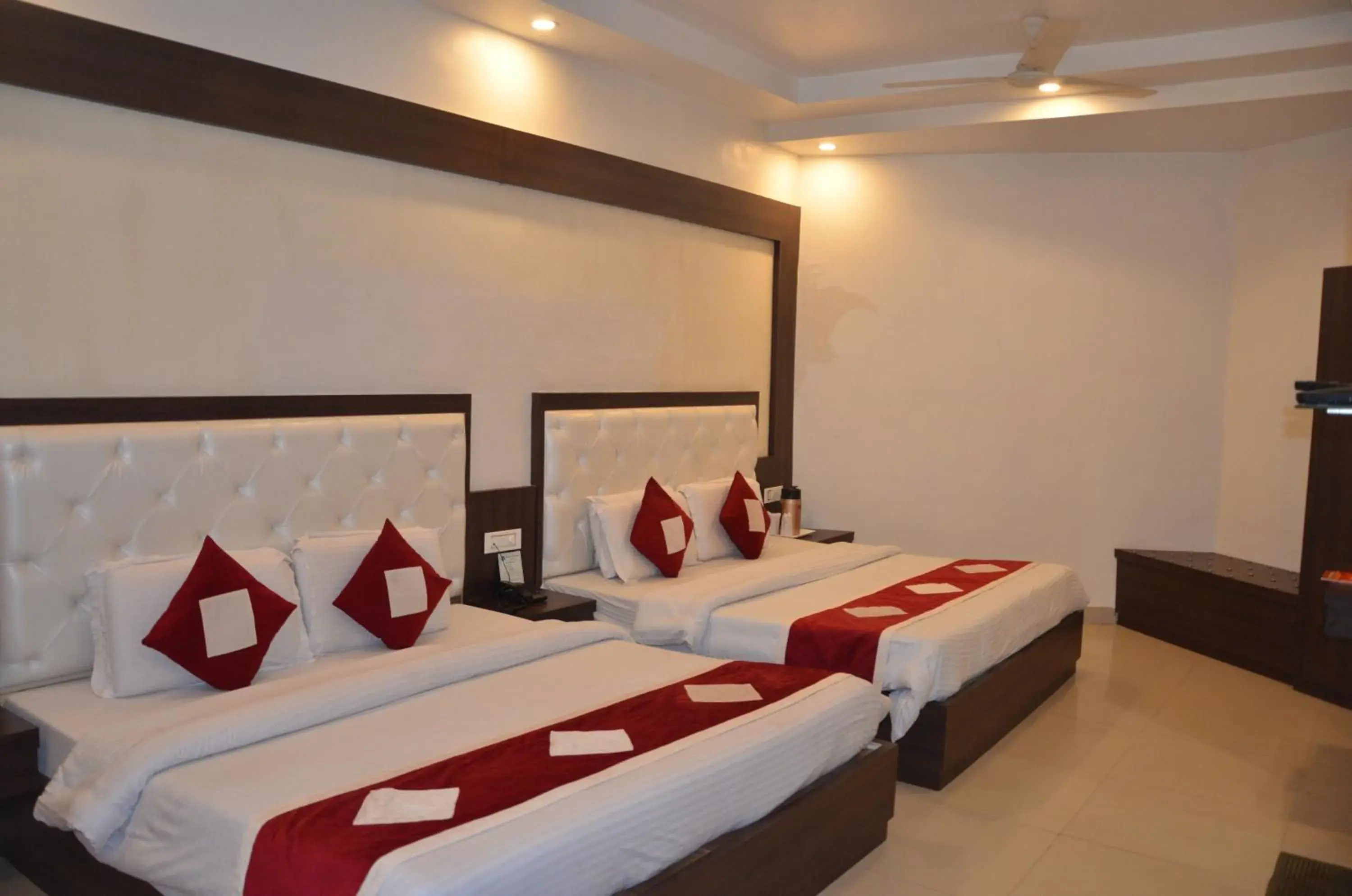 Bed in Hotel Krishna Bed in Hotel Krishna