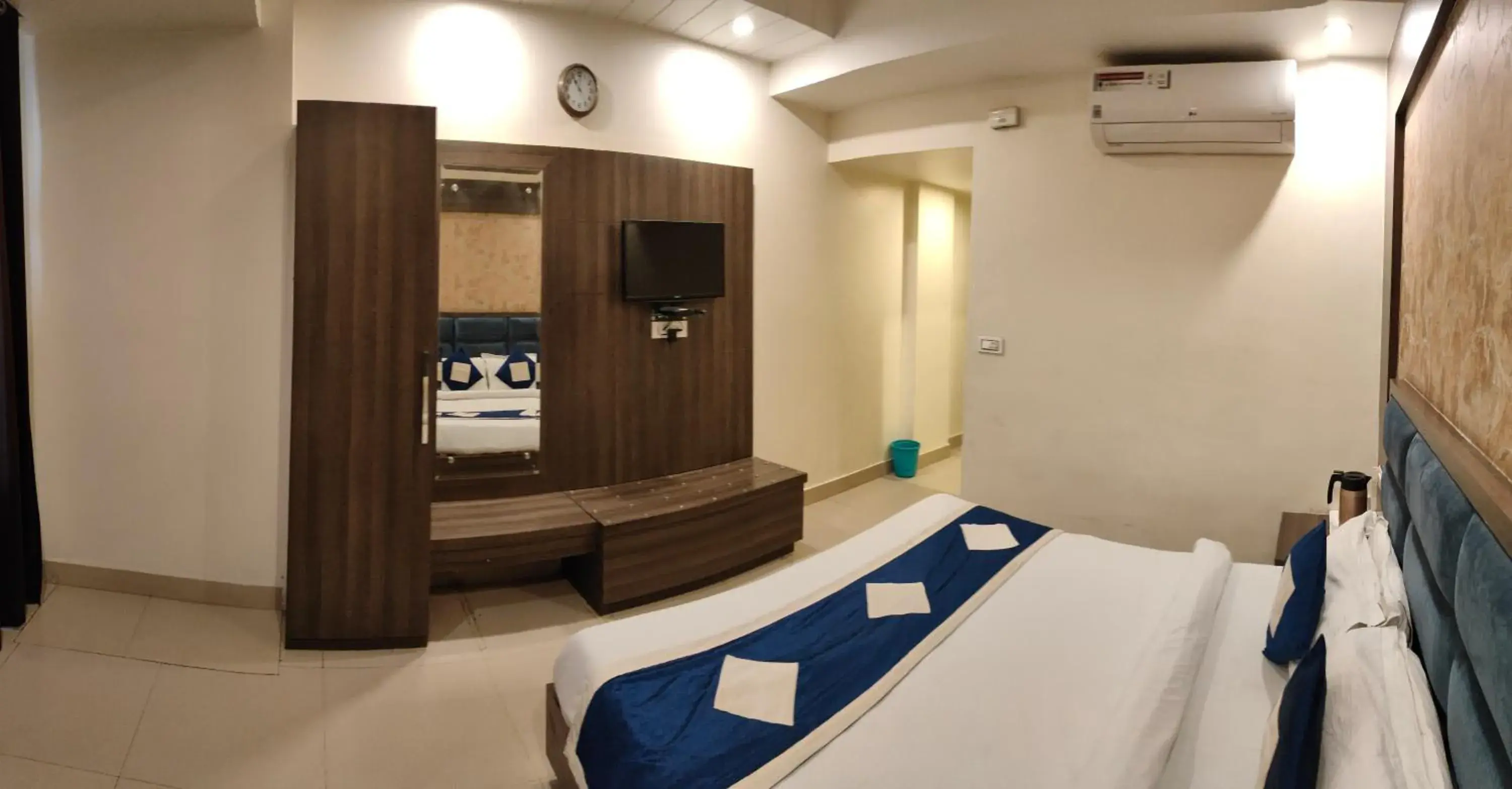 Photo of the whole room, Bed in Hotel Krishna Photo of the whole room, Bed in Hotel Krishna