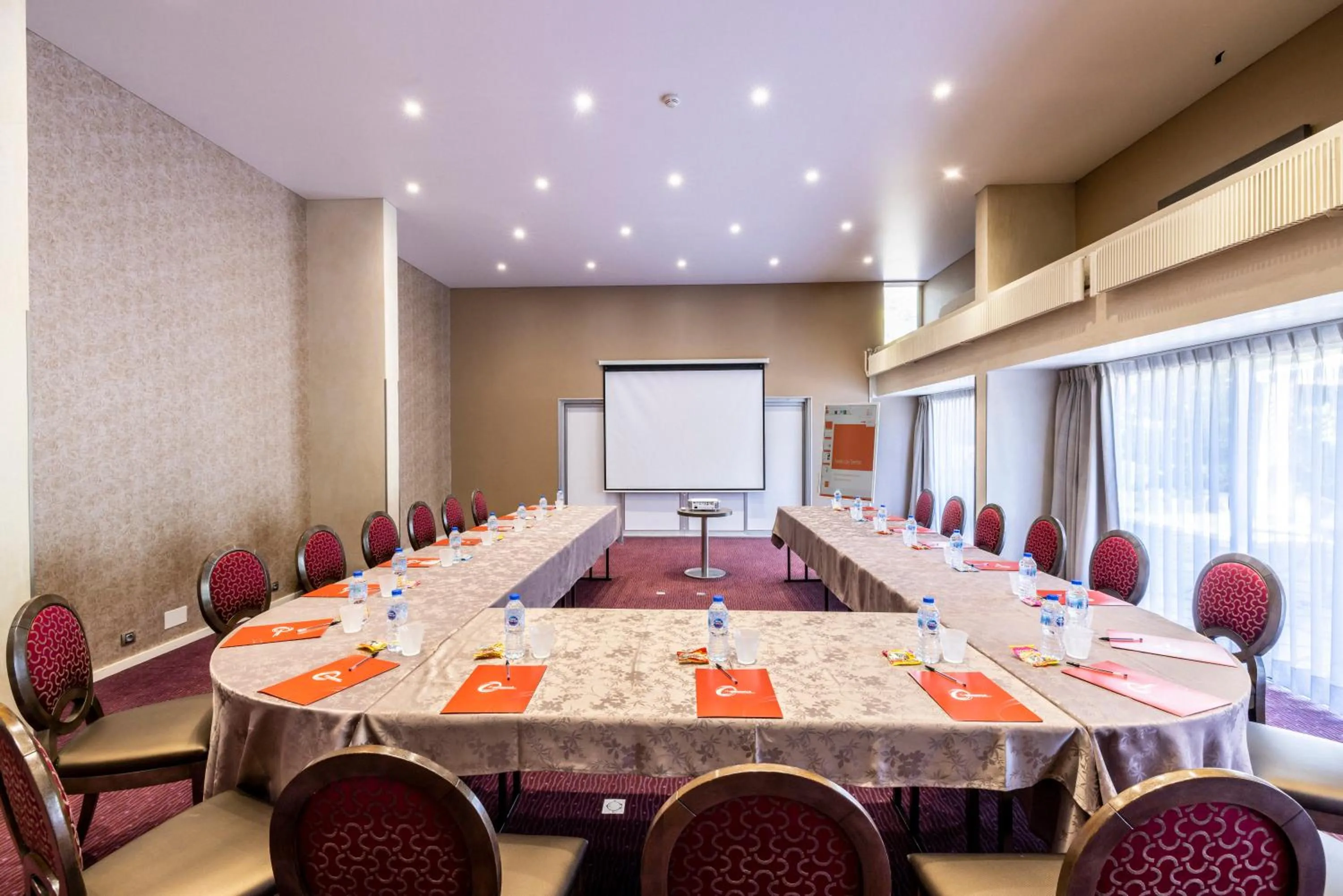 Meeting/conference room in Hôtel Les Trois Roses, Meylan Grenoble