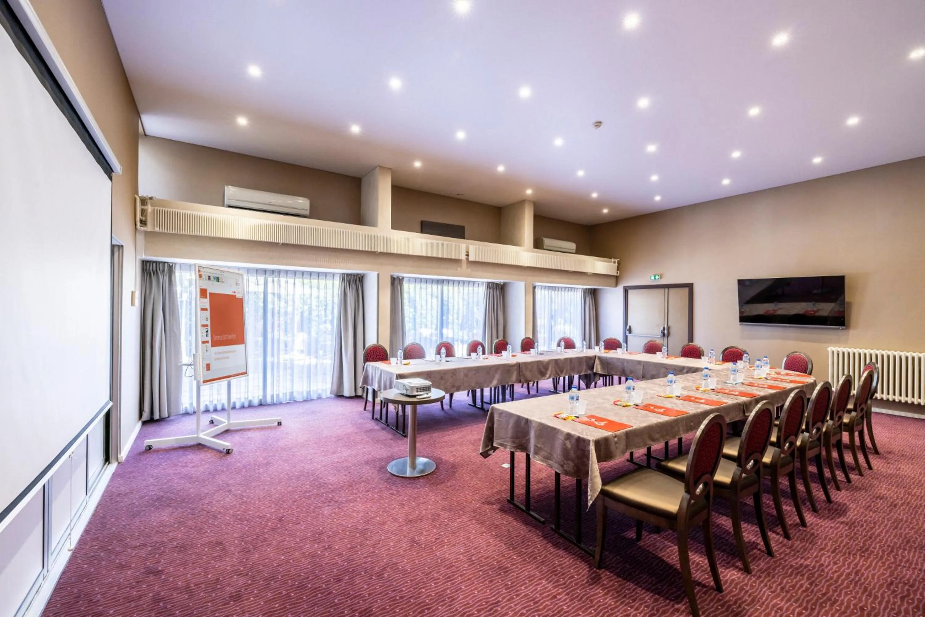 Meeting/conference room in Hôtel Les Trois Roses, Meylan Grenoble