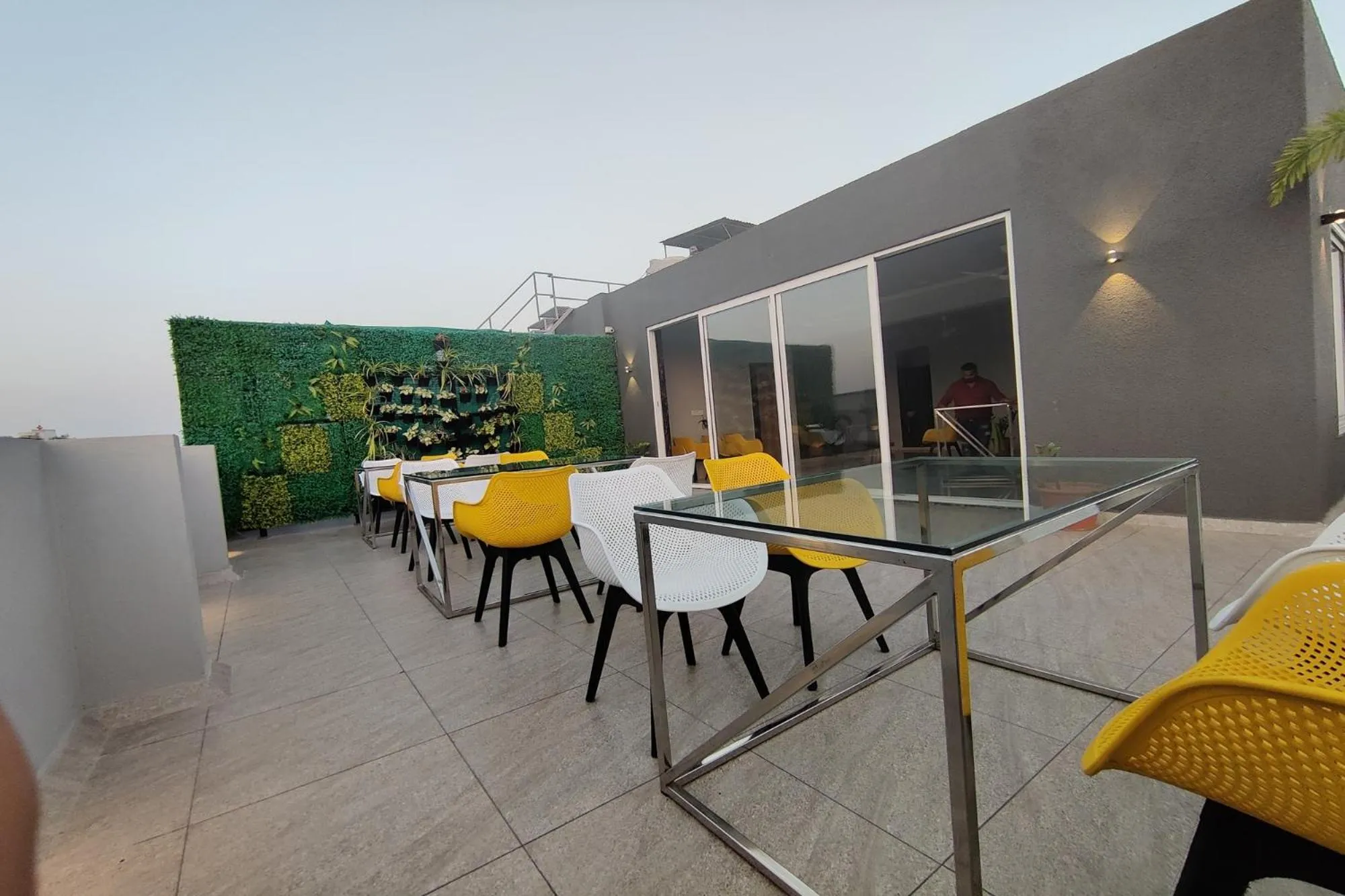 Restaurant/places to eat in Hotel Blue Bells