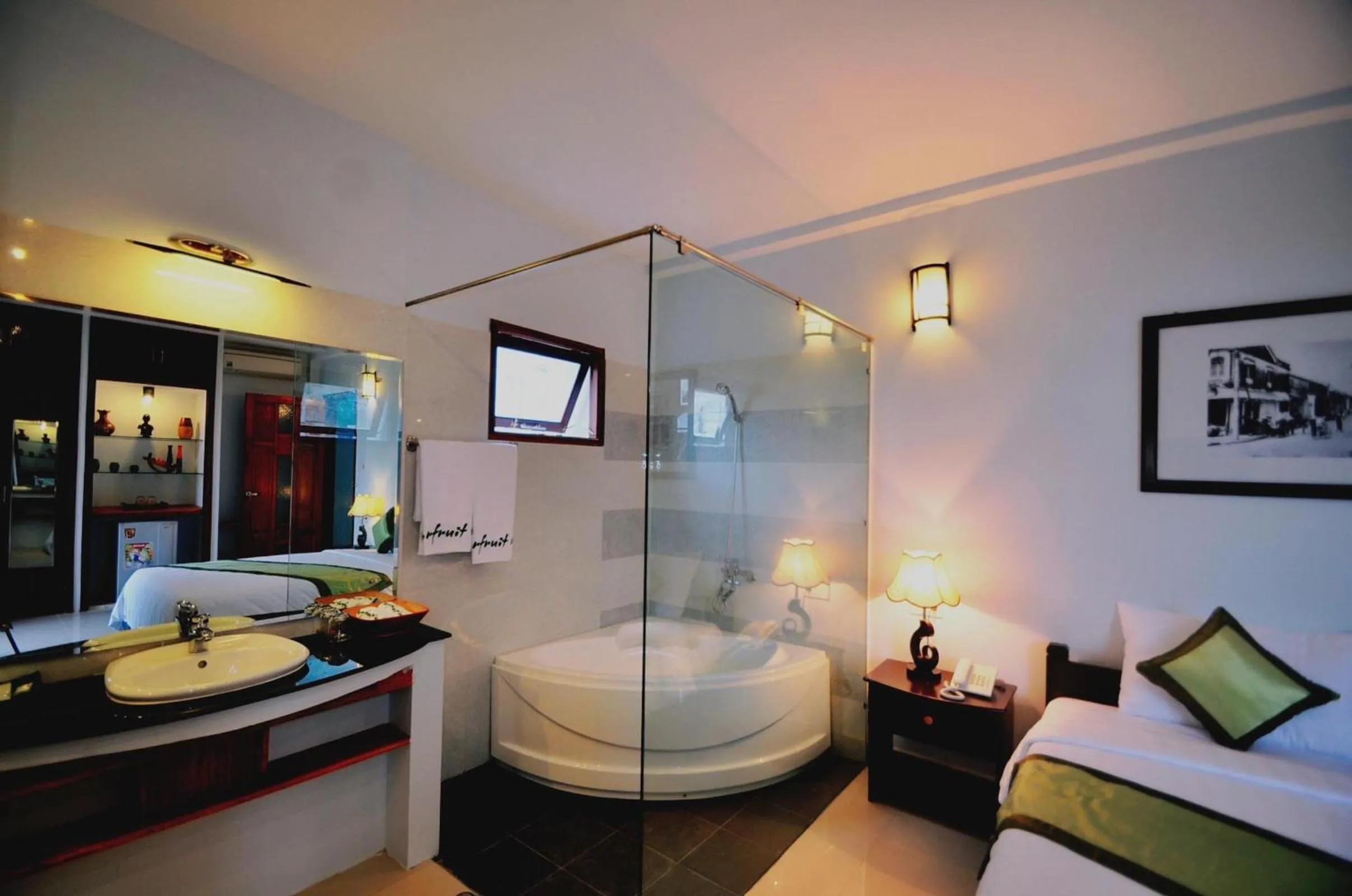 Shower, Bed in Starfruit villa Hoi An
