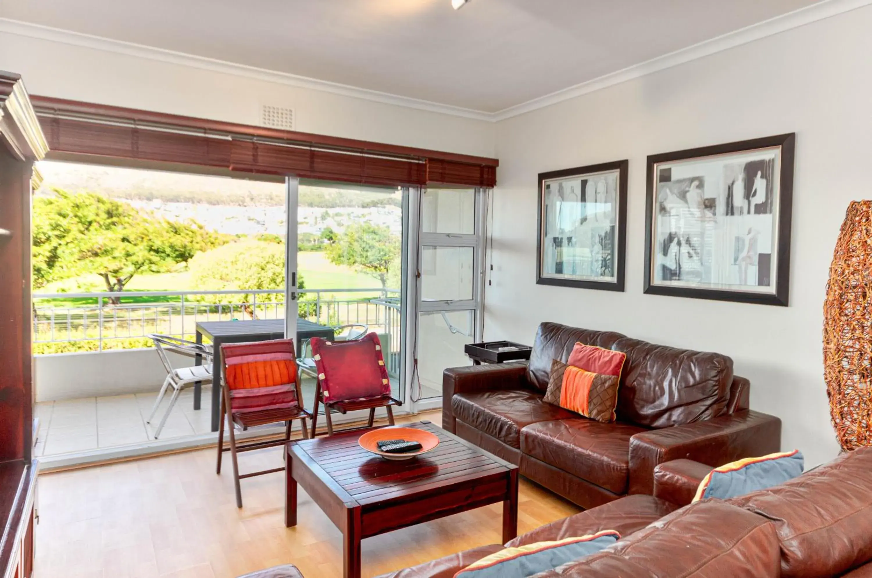 Mouille Point Mountain View 2 Bedroom Mouille Point Mountain View 2 Bedroom