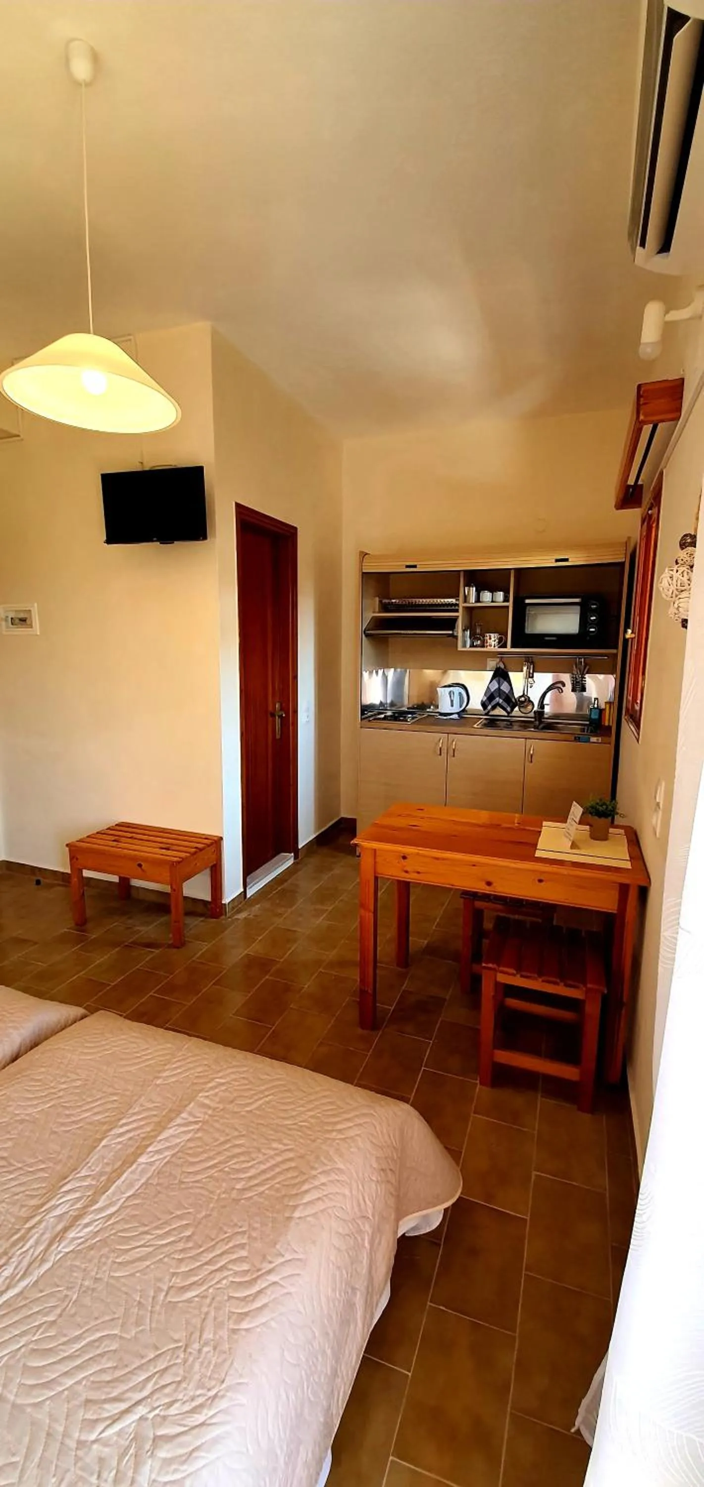 Bed in Nicoll Apartments