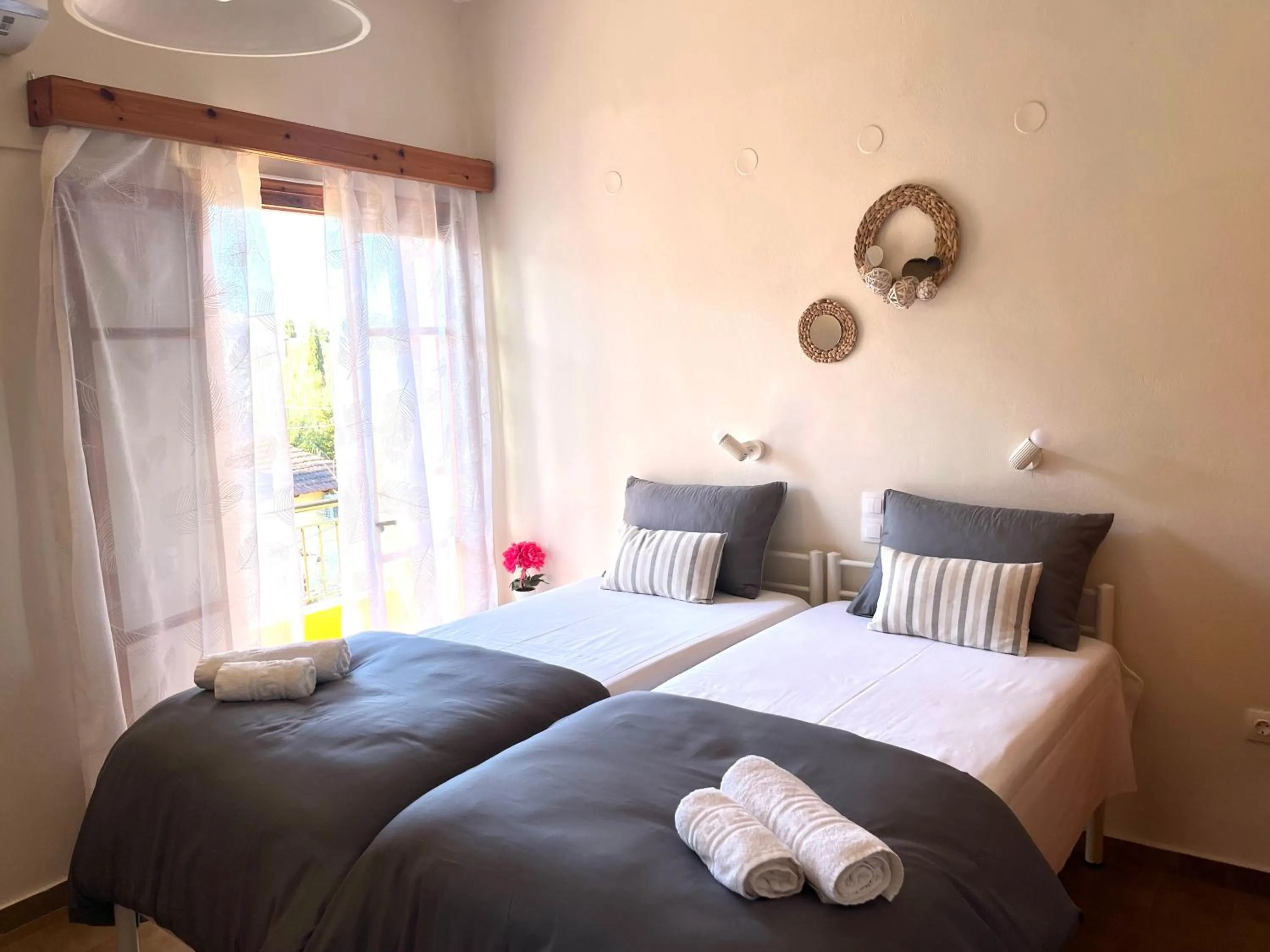 Bed in Nicoll Apartments