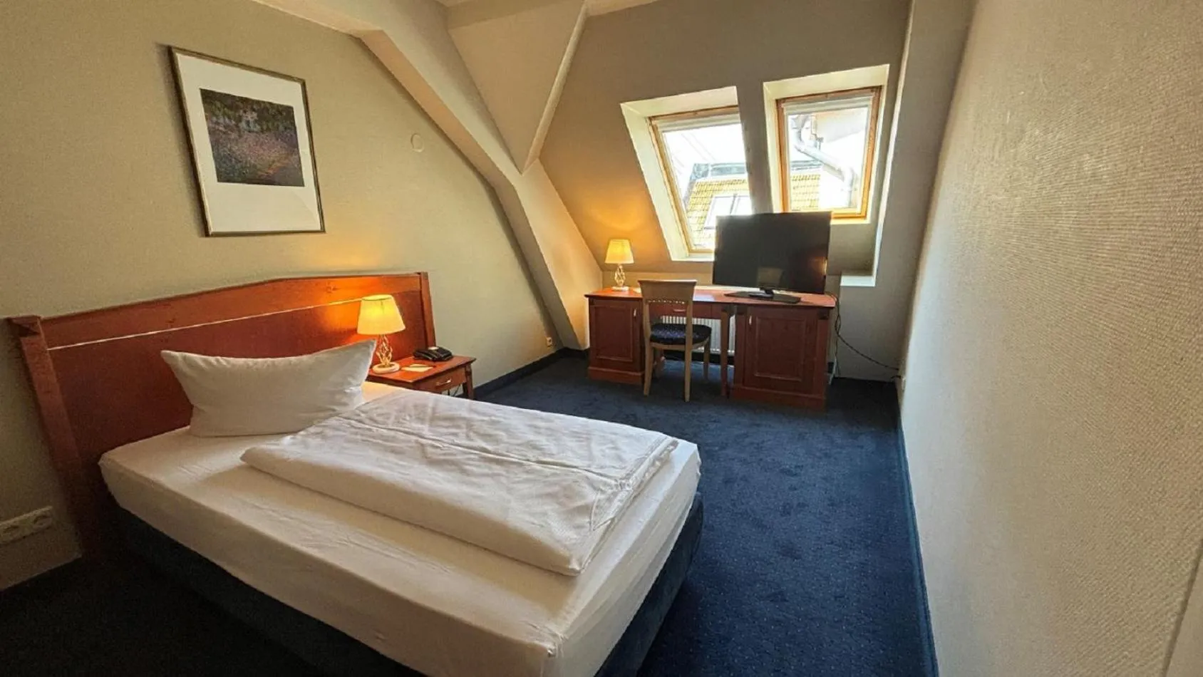 Bedroom, Bed in Wyndham Garden Berlin Mitte