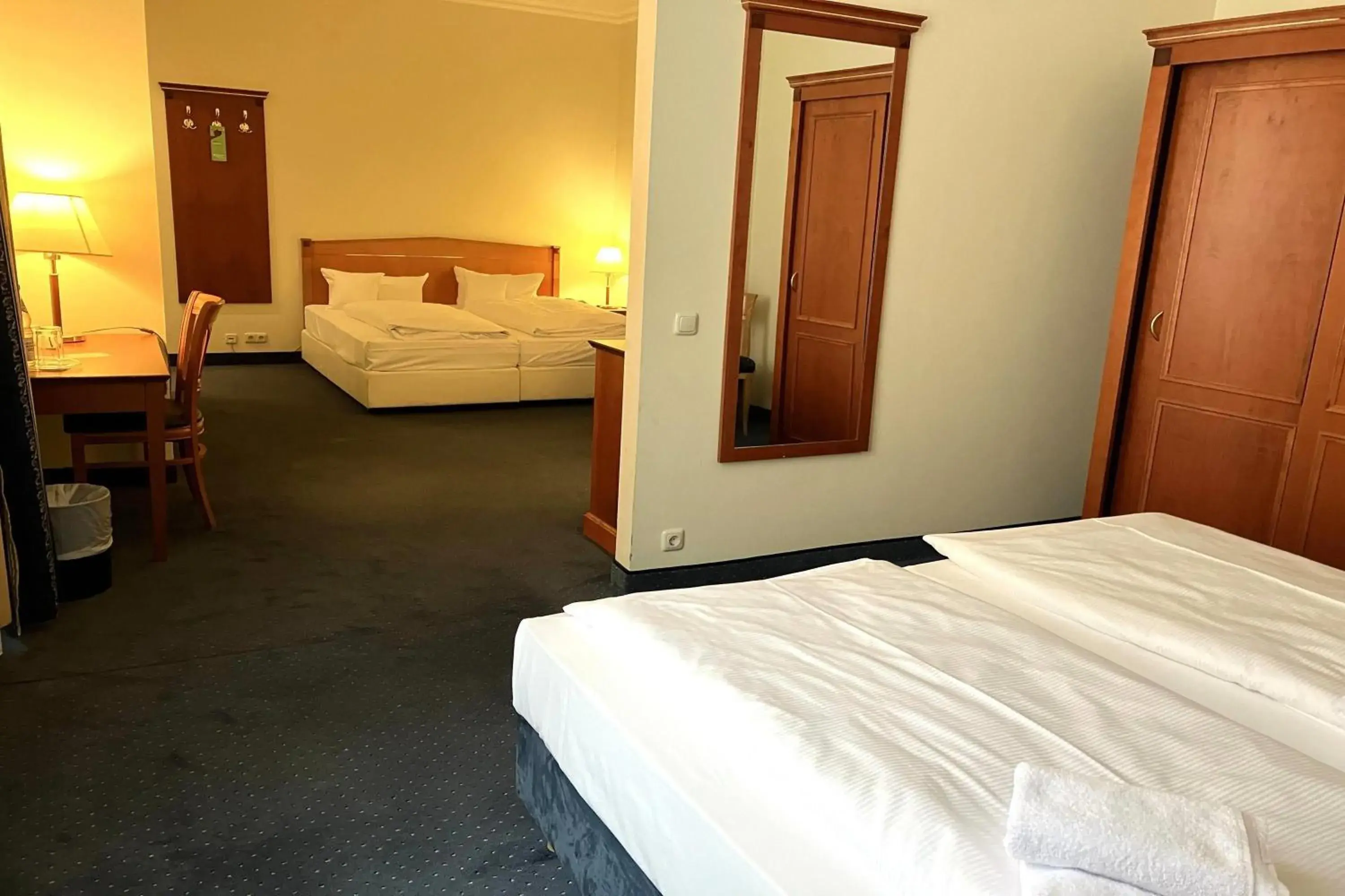 Photo of the whole room, Bed in Wyndham Garden Berlin Mitte Photo of the whole room, Bed in Wyndham Garden Berlin Mitte