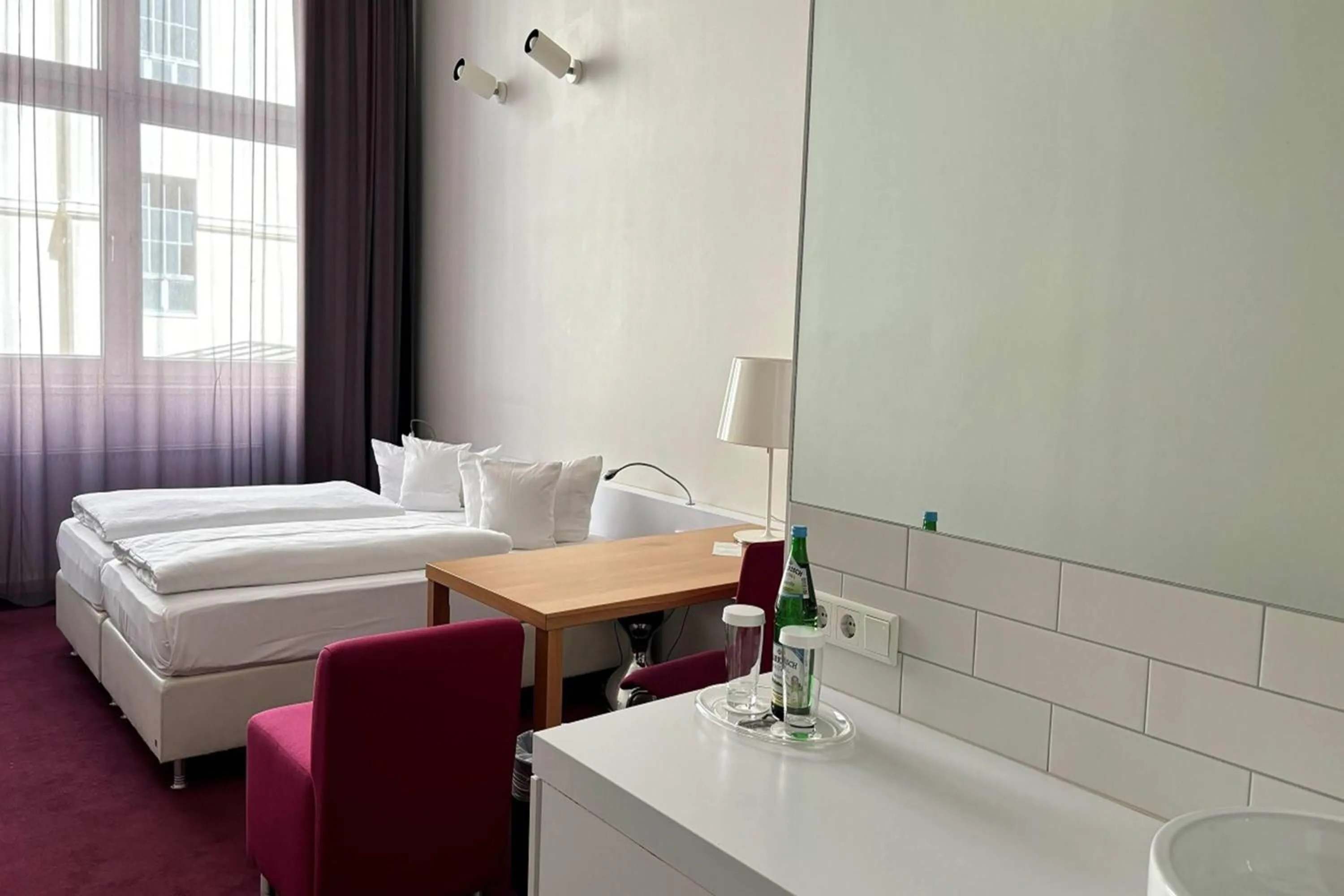 Photo of the whole room, Bed in Wyndham Garden Berlin Mitte