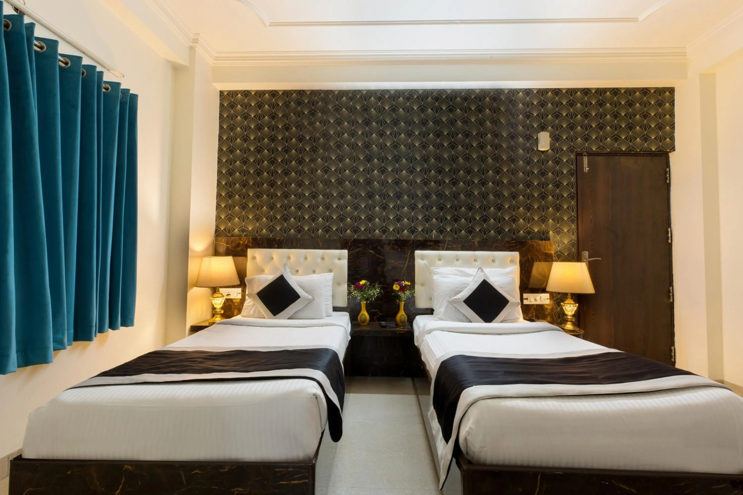 Bed in OPO Alpino Aerocity , Free Airport Pickup