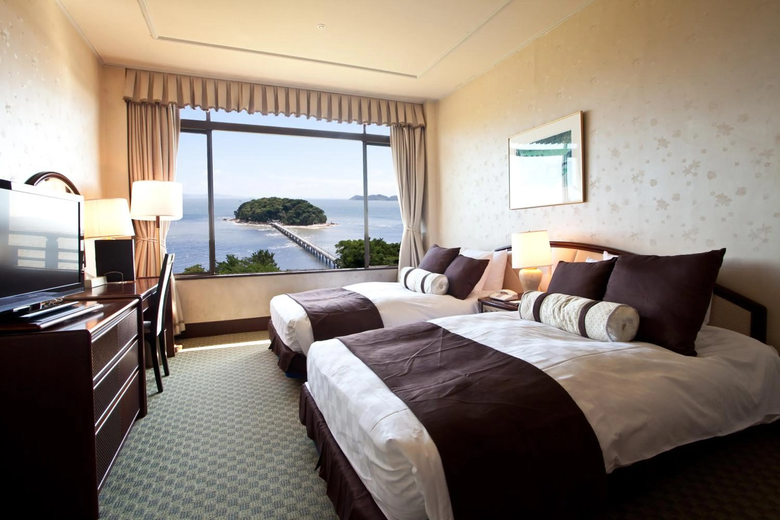 Bedroom, Bed in Gamagori Classic Hotel