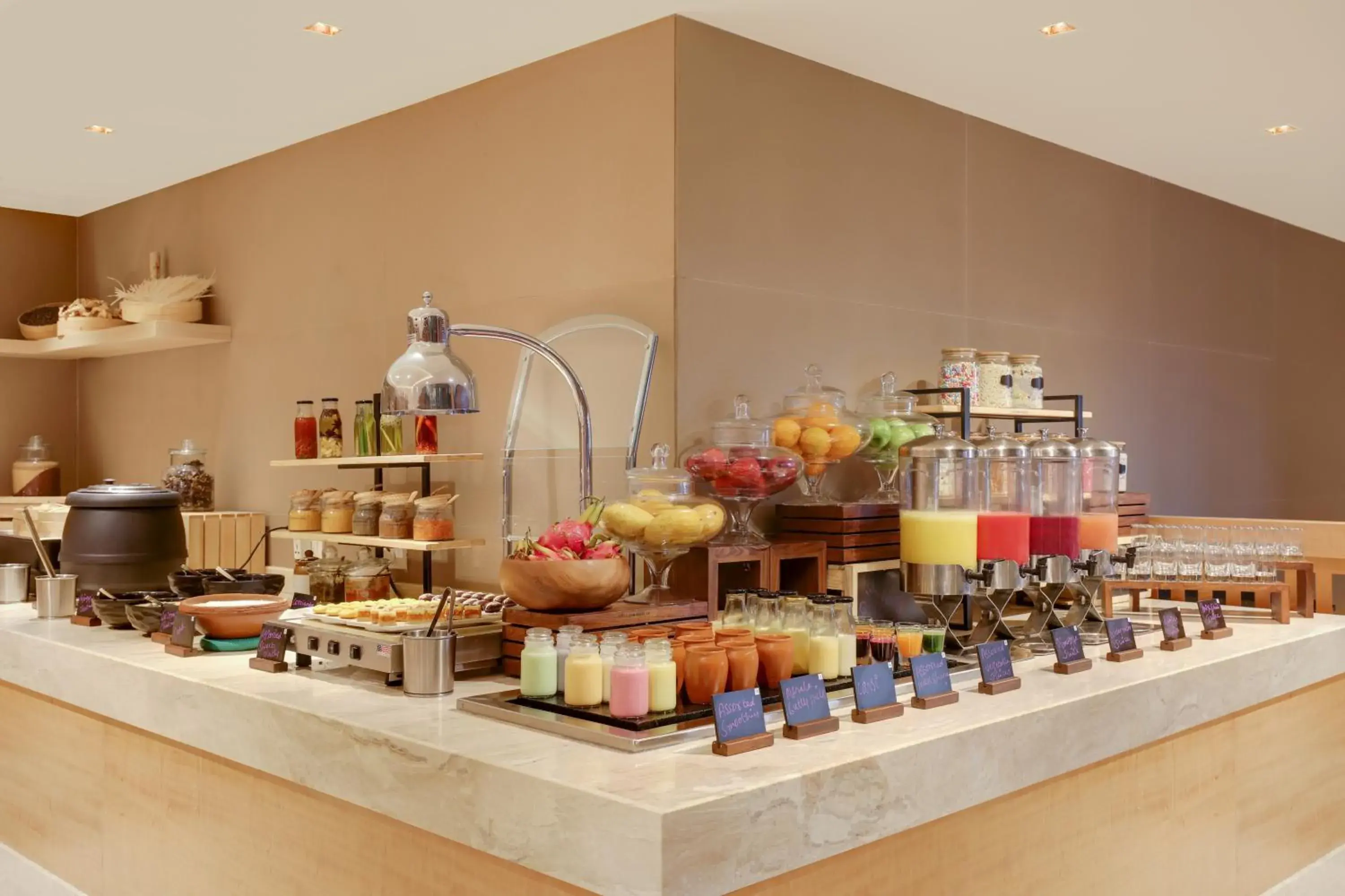 Buffet breakfast in Lemon Tree Premier, Vijayawada Buffet breakfast in Lemon Tree Premier, Vijayawada