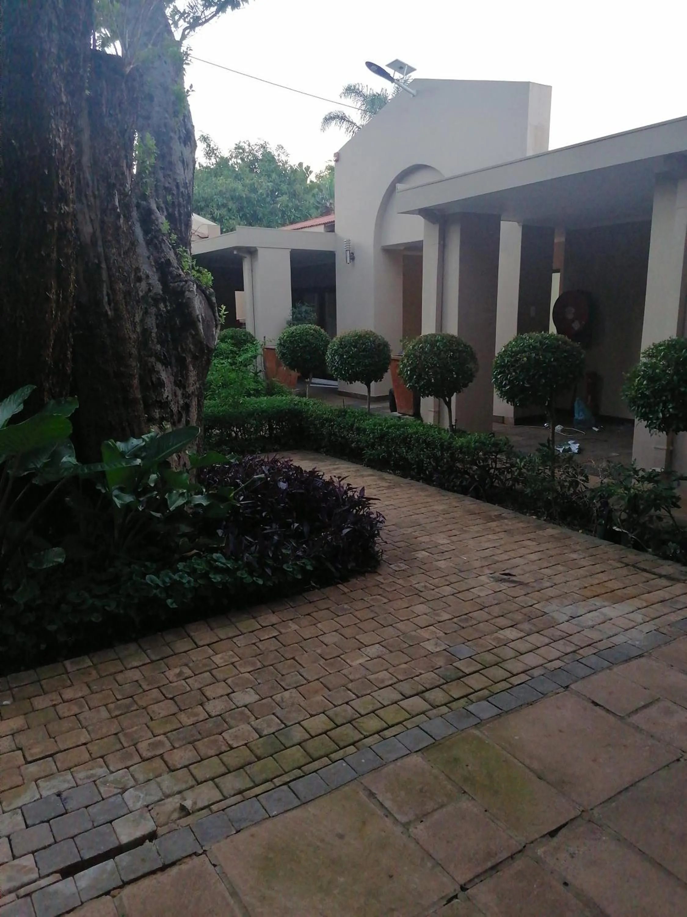 180 On Anderson Guest House