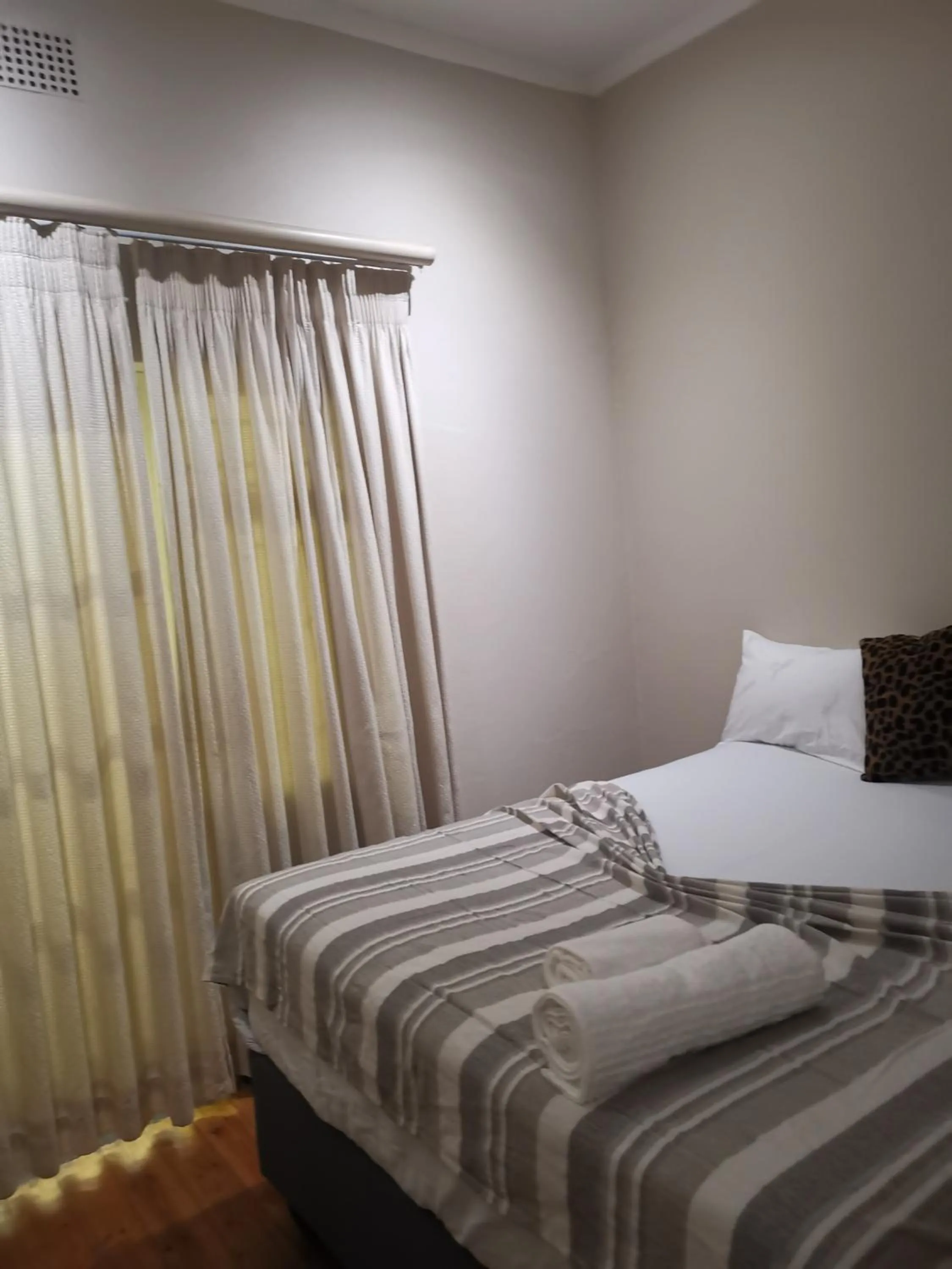 Bed in 180 On Anderson Guest House