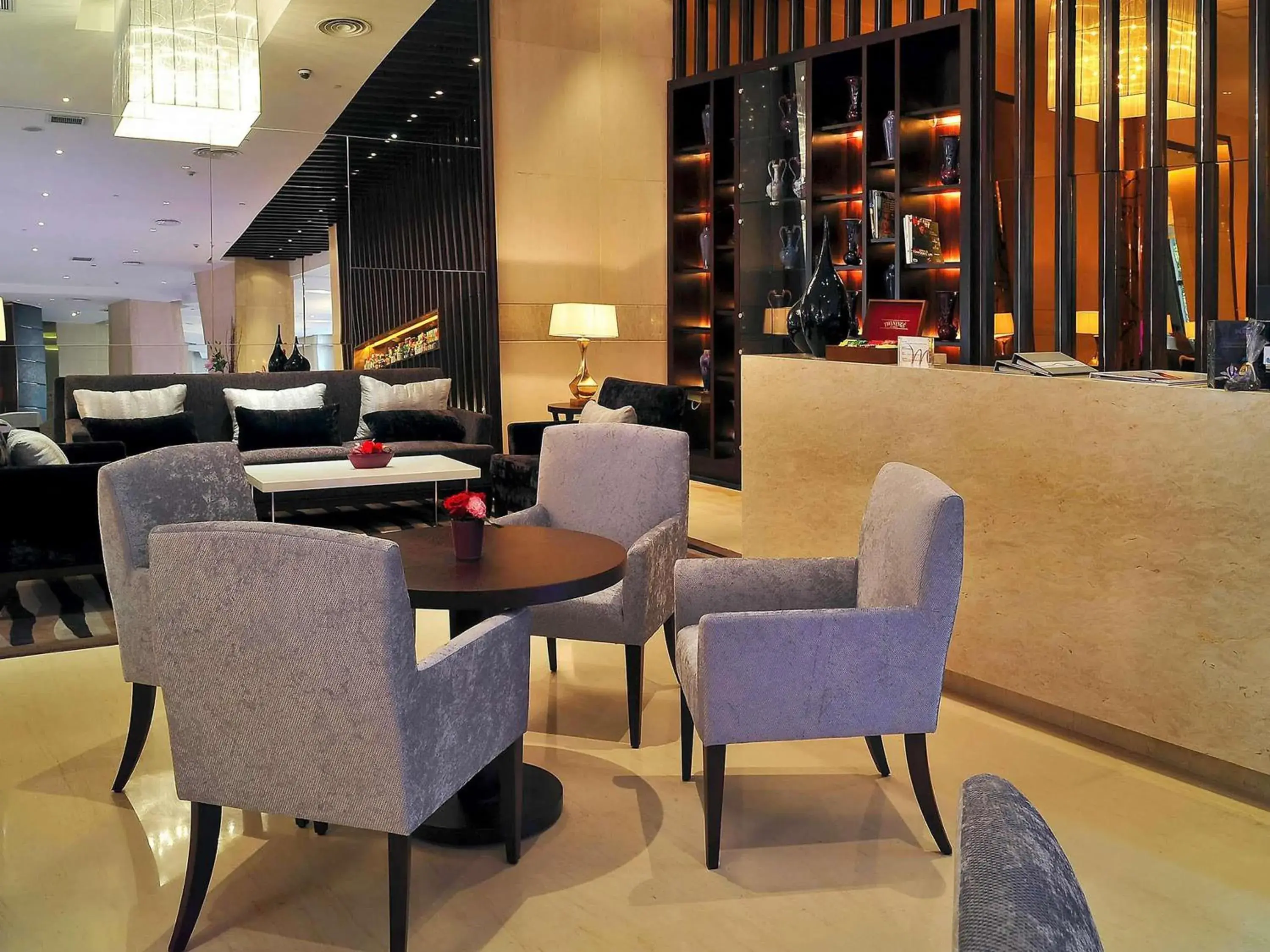 Lounge or bar in Grand Mercure Shanghai Hongqiao Lounge or bar in Grand Mercure Shanghai Hongqiao