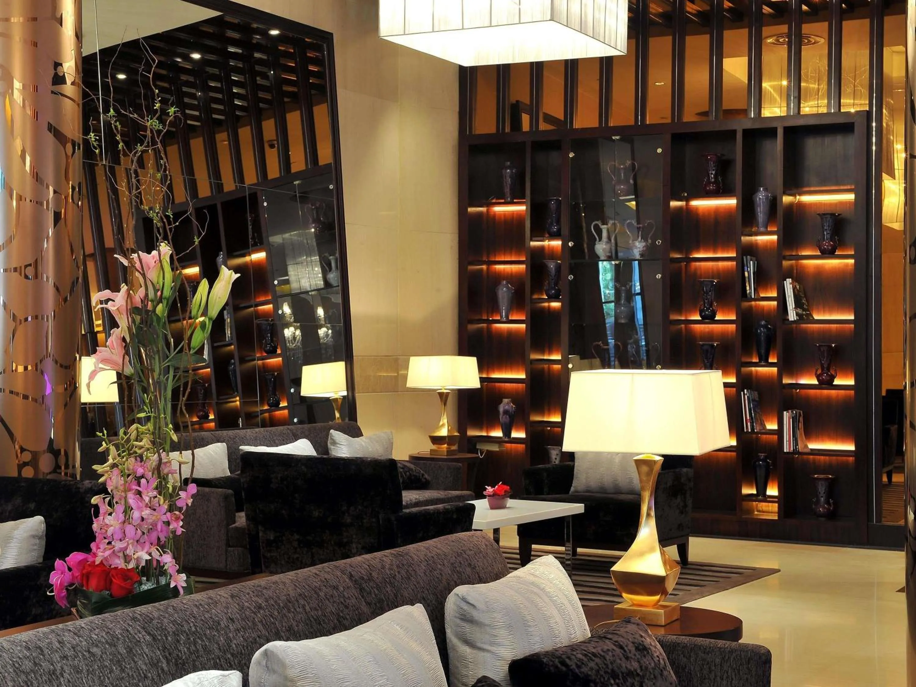Lounge or bar in Grand Mercure Shanghai Hongqiao