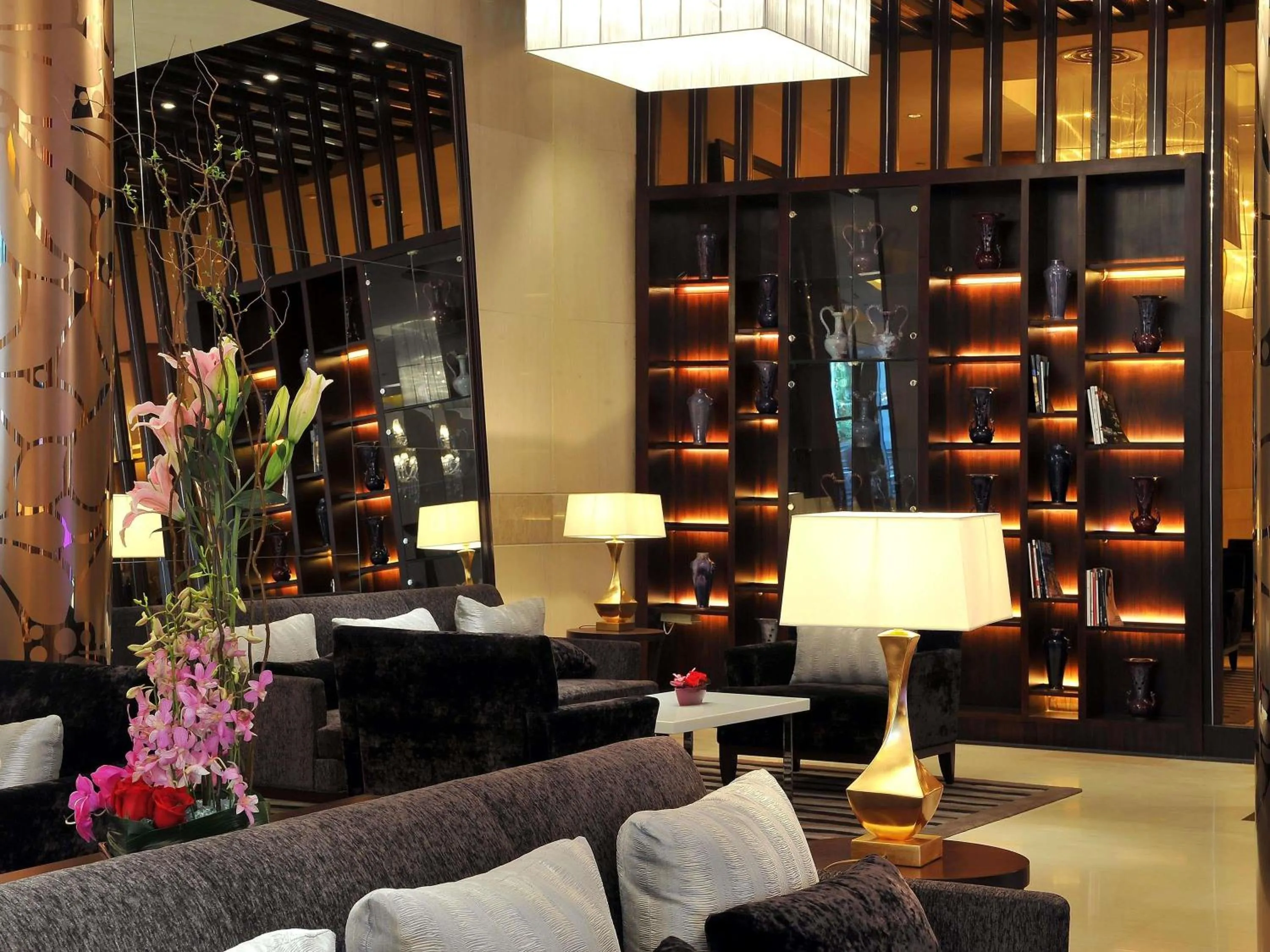 Lounge or bar in Grand Mercure Shanghai Hongqiao