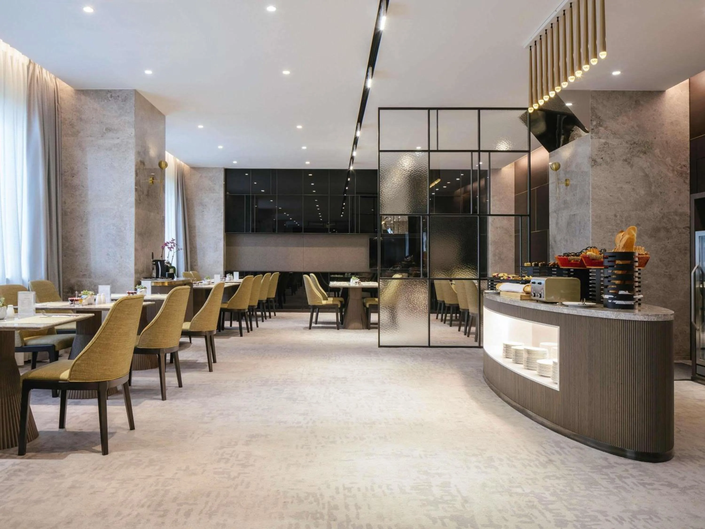 Property building in Grand Mercure Shanghai Hongqiao