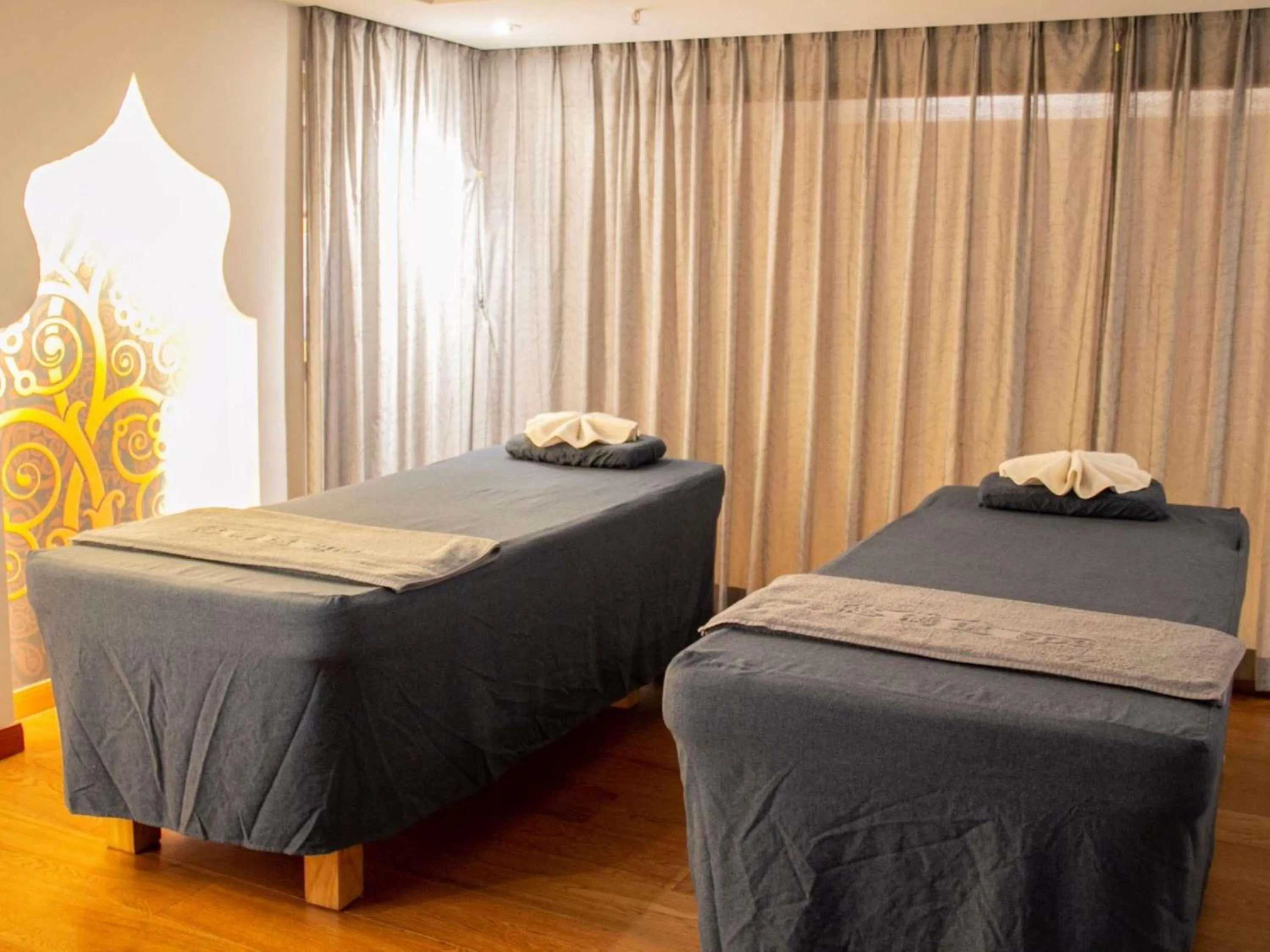 Spa and wellness centre/facilities, Bed in Grand Mercure Shanghai Hongqiao