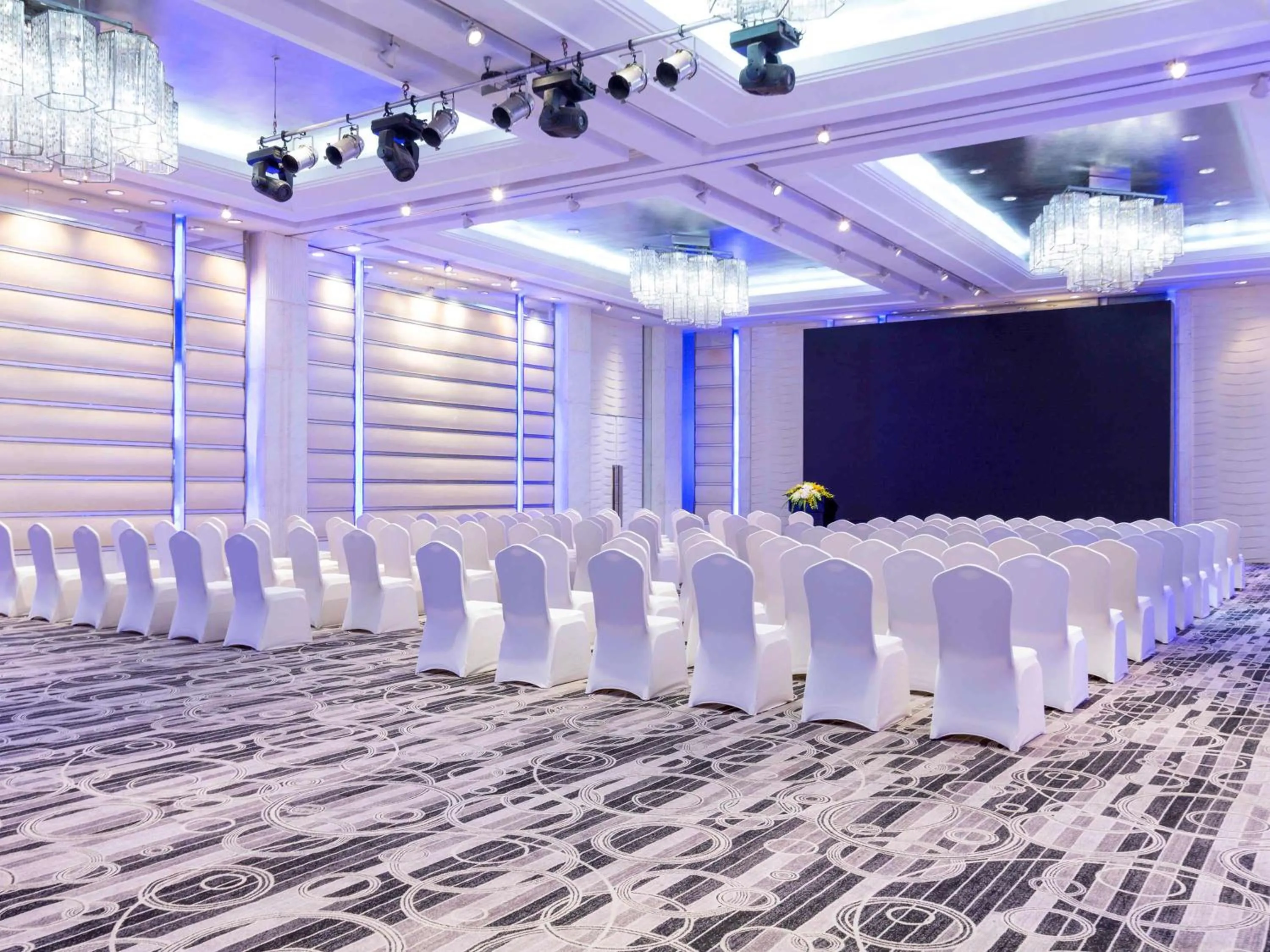 On site in Grand Mercure Shanghai Hongqiao