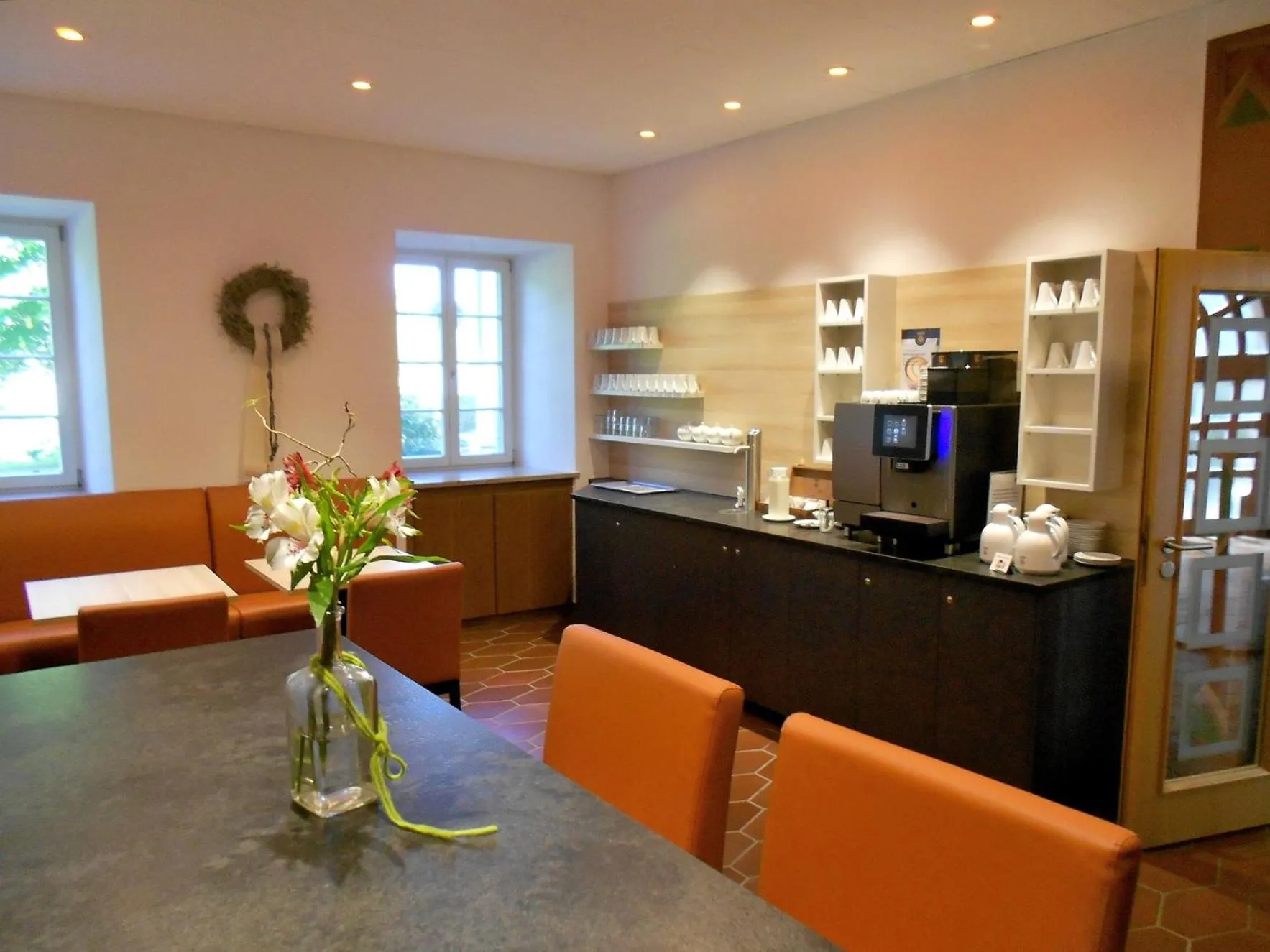 Restaurant/places to eat in Bildungshaus Neckarelz