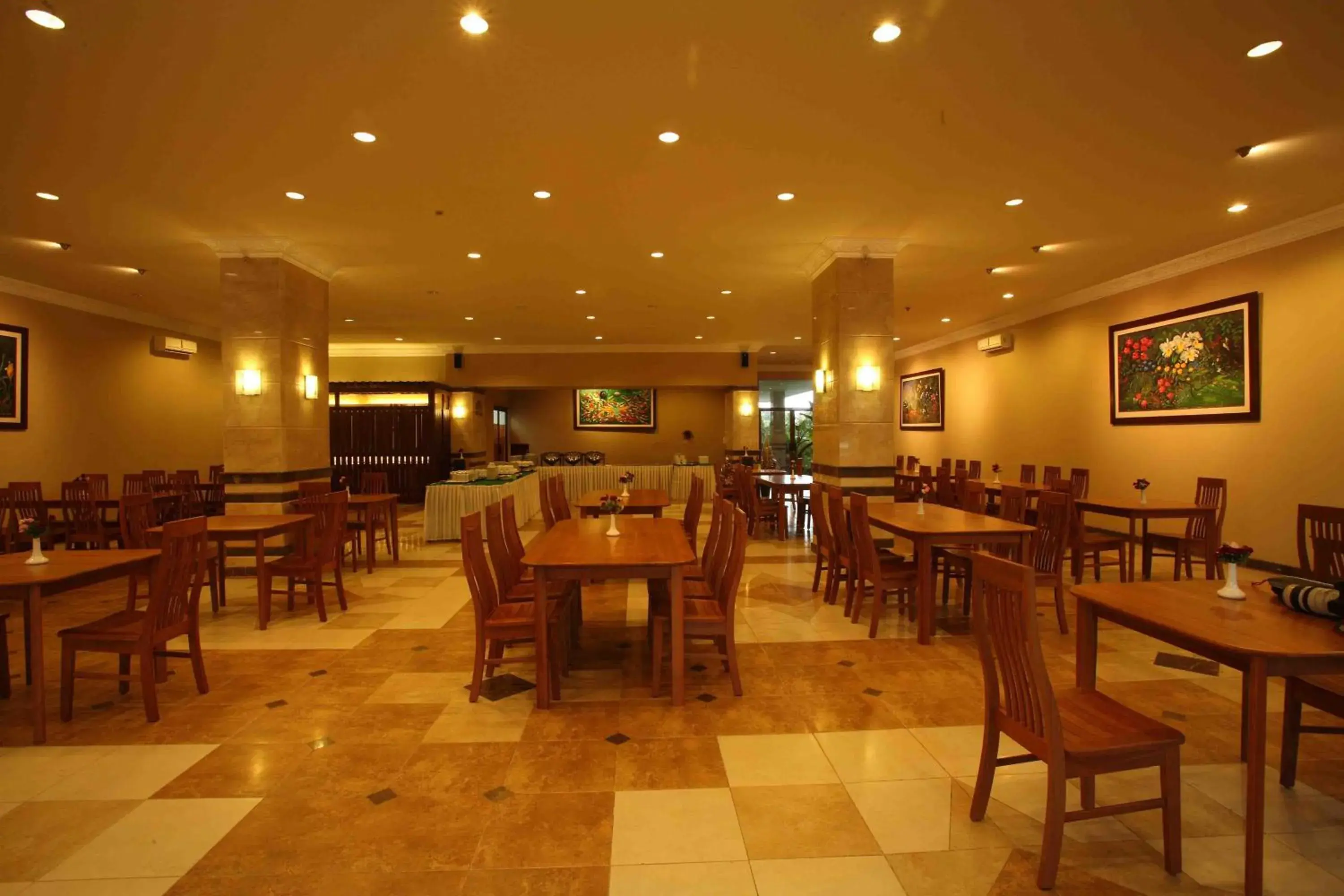 Restaurant/places to eat in Bali World Hotel Restaurant/places to eat in Bali World Hotel