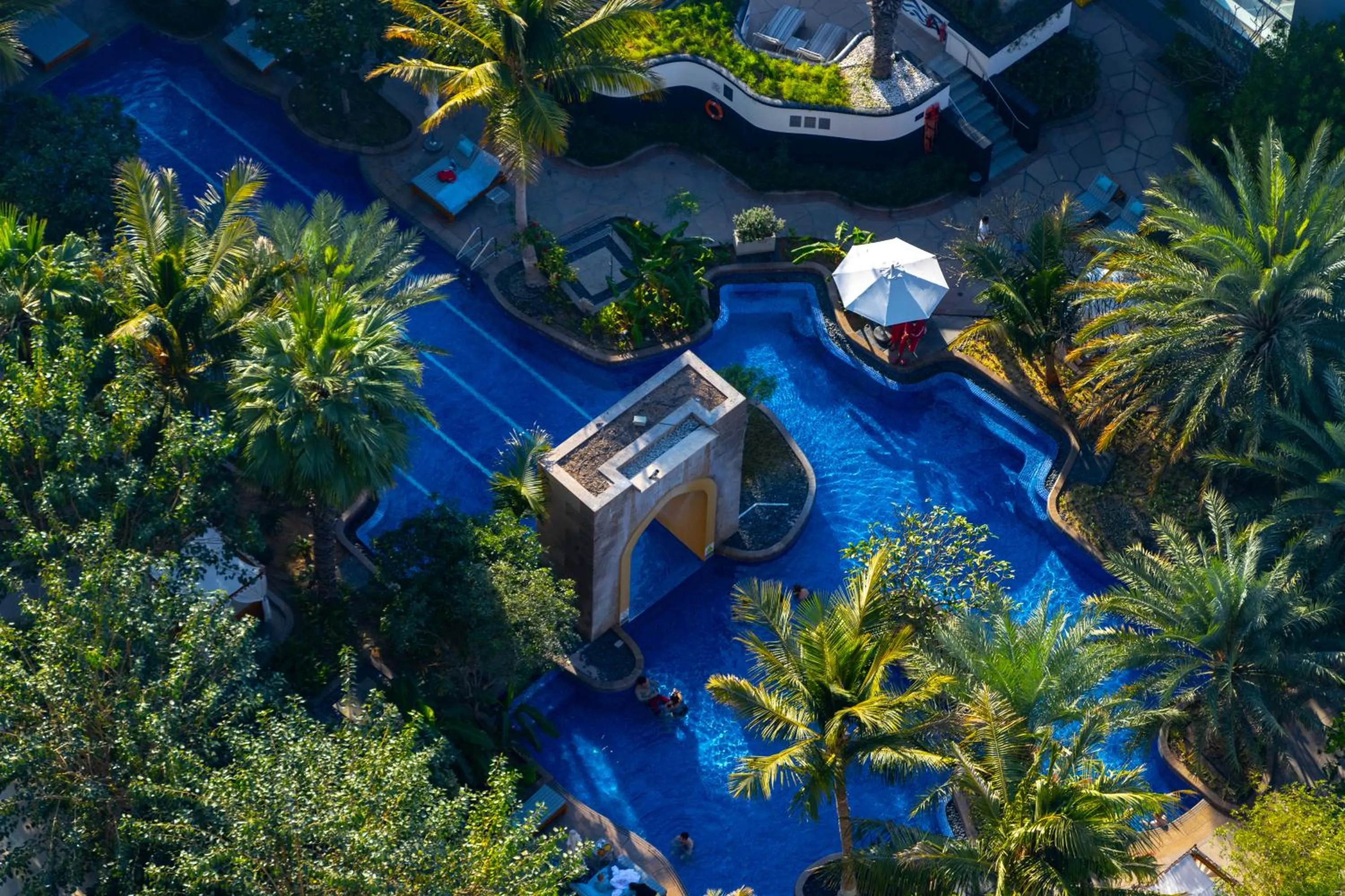 Swimming pool in Conrad Dubai