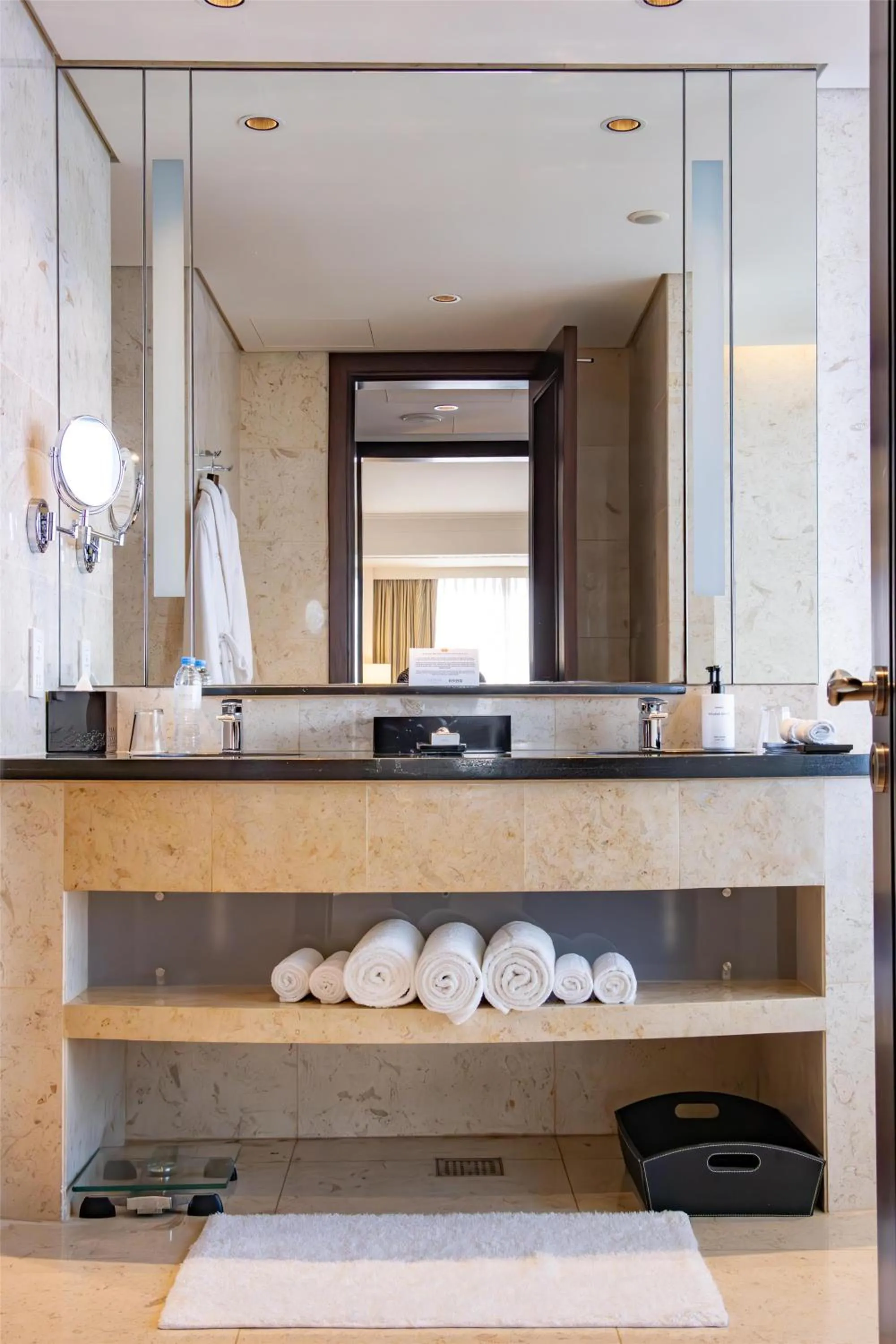 Bathroom in Conrad Dubai