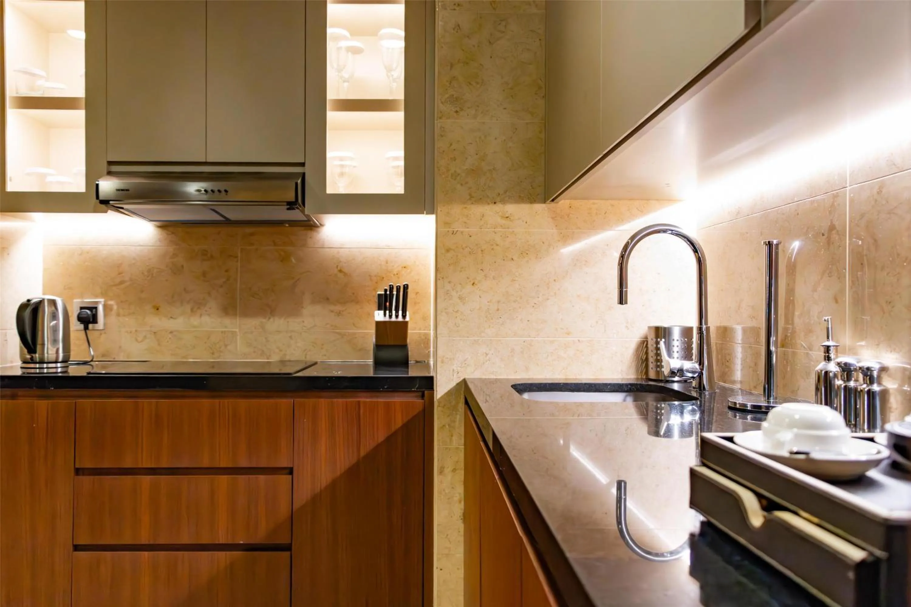 Kitchen or kitchenette in Conrad Dubai