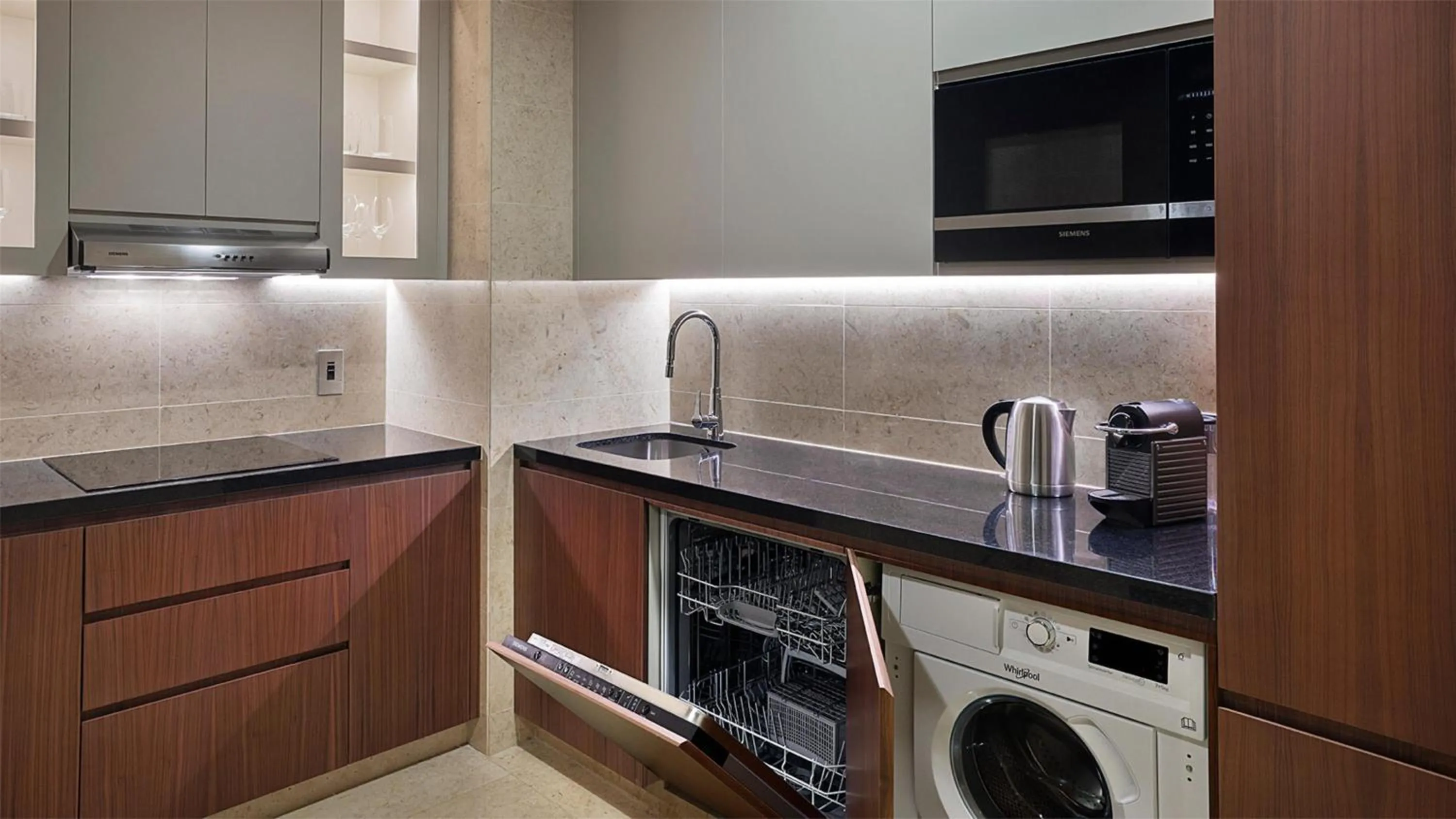 Kitchen or kitchenette in Conrad Dubai