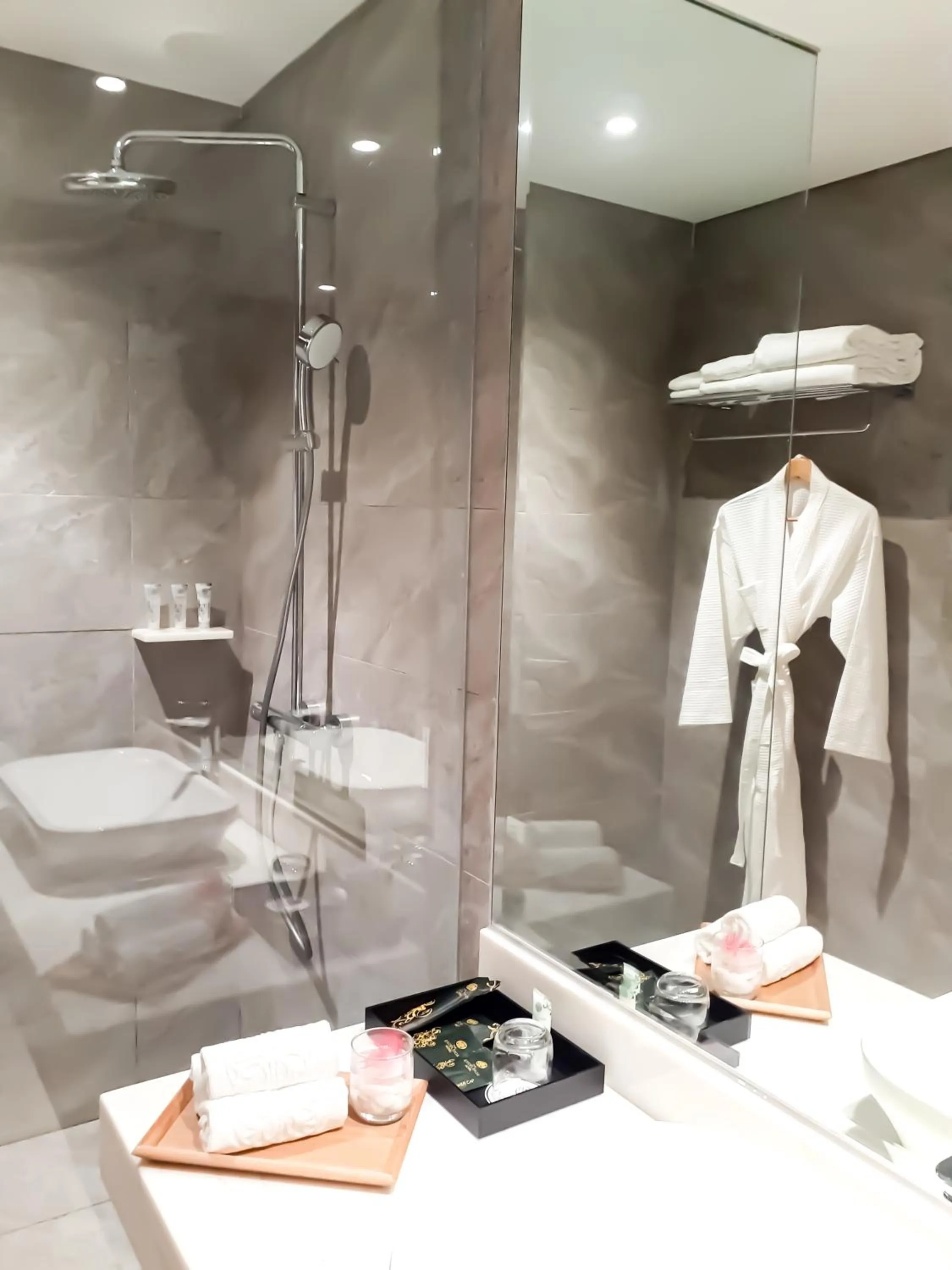 Bathroom in The Excelsior Hotel Las Piñas