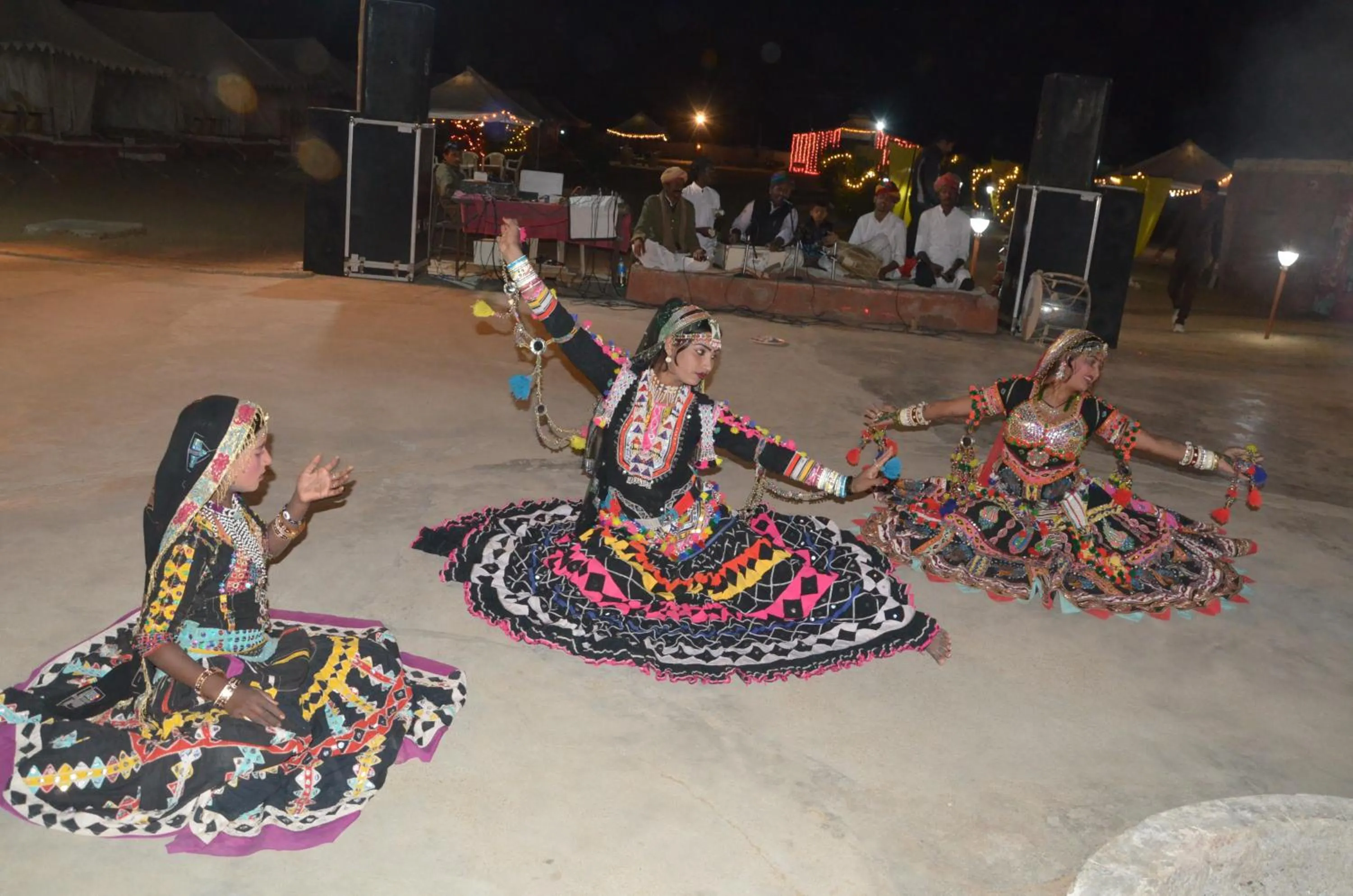 Evening entertainment in Shriram Desert Camp Jaisalmer