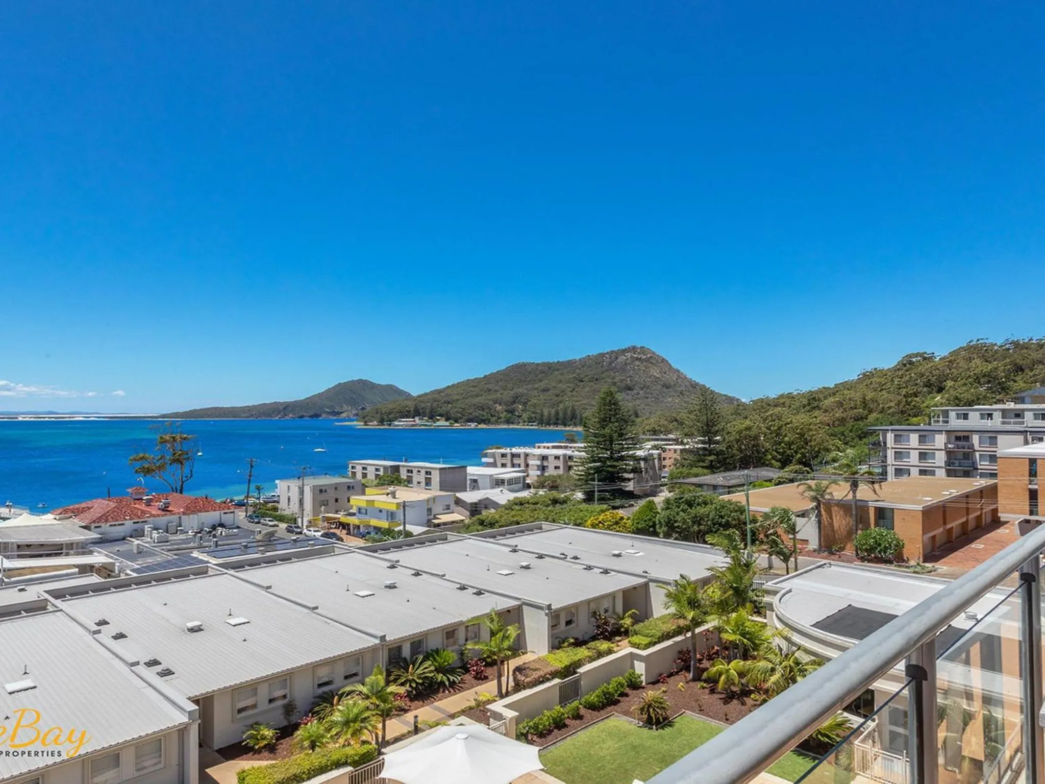 Mountain view in Breakwater Apartment 402
