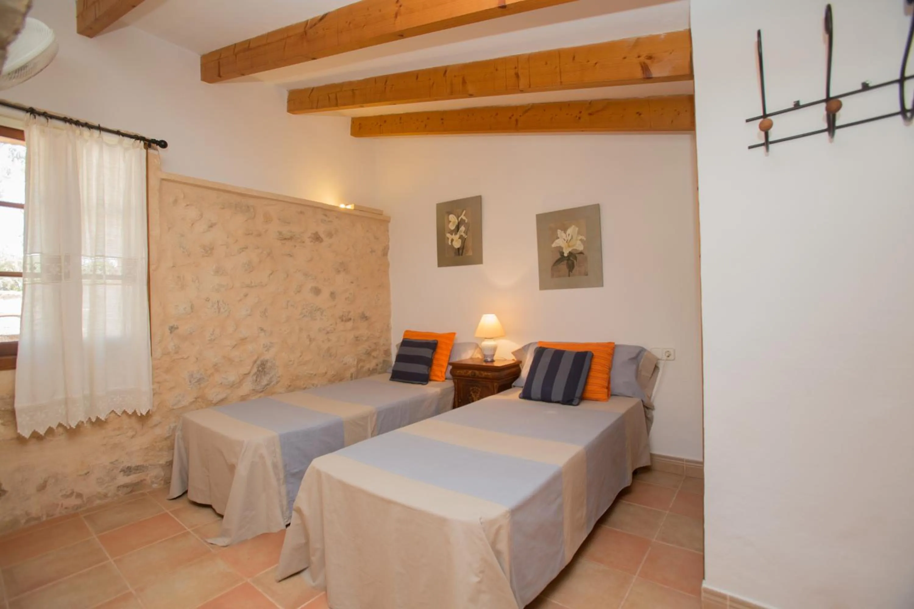 Bedroom, Bed in Agroturismo Es Pla De Llodrá