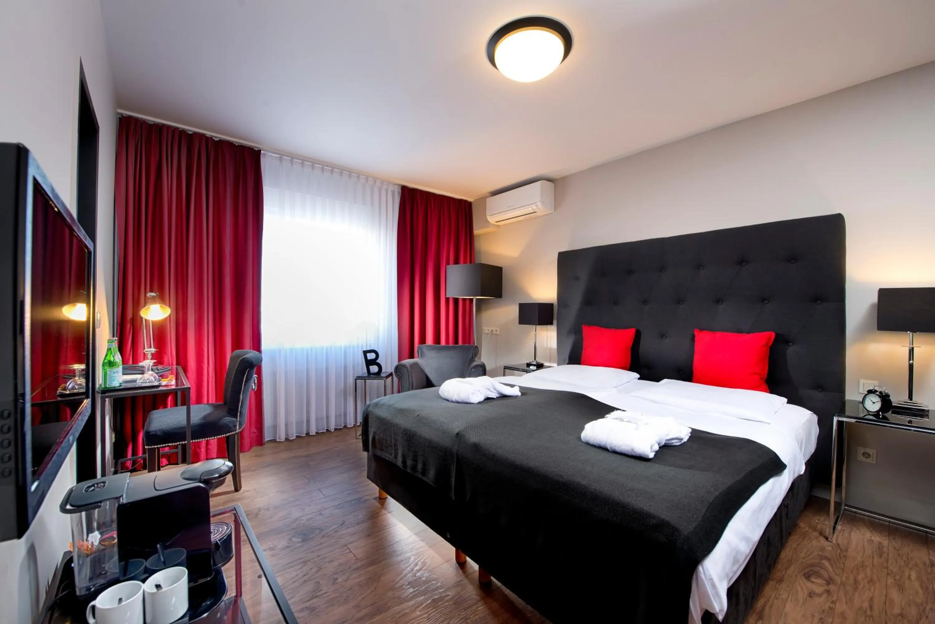Photo of the whole room in Tryp by Wyndham Bremen Airport