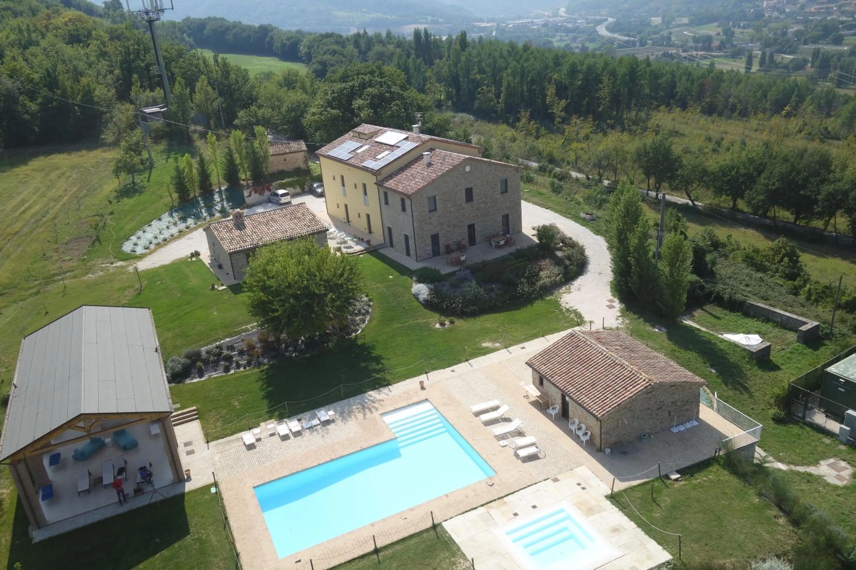 Amico Country House