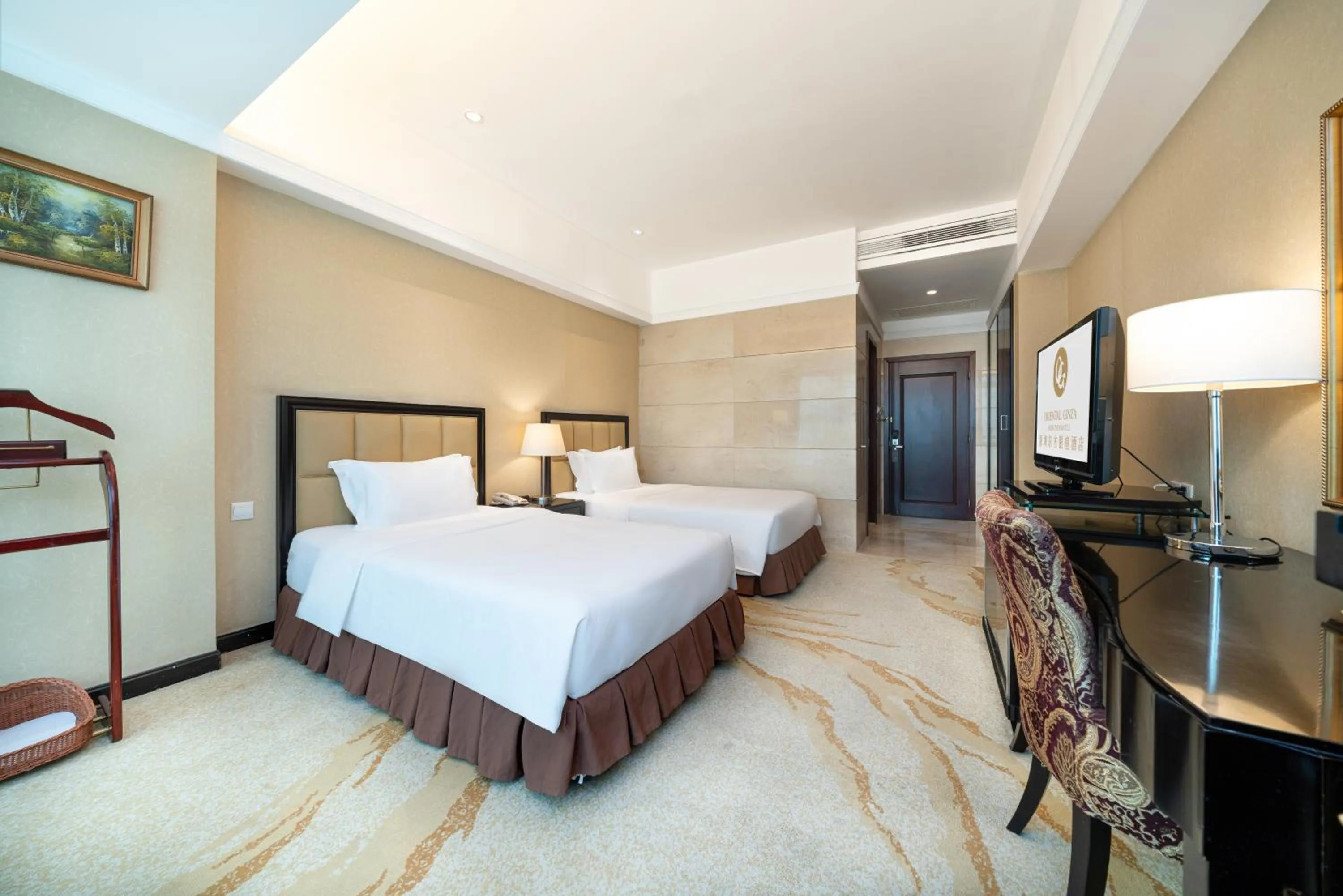 Bed in Oriental Ginza Hotel Shenzhen