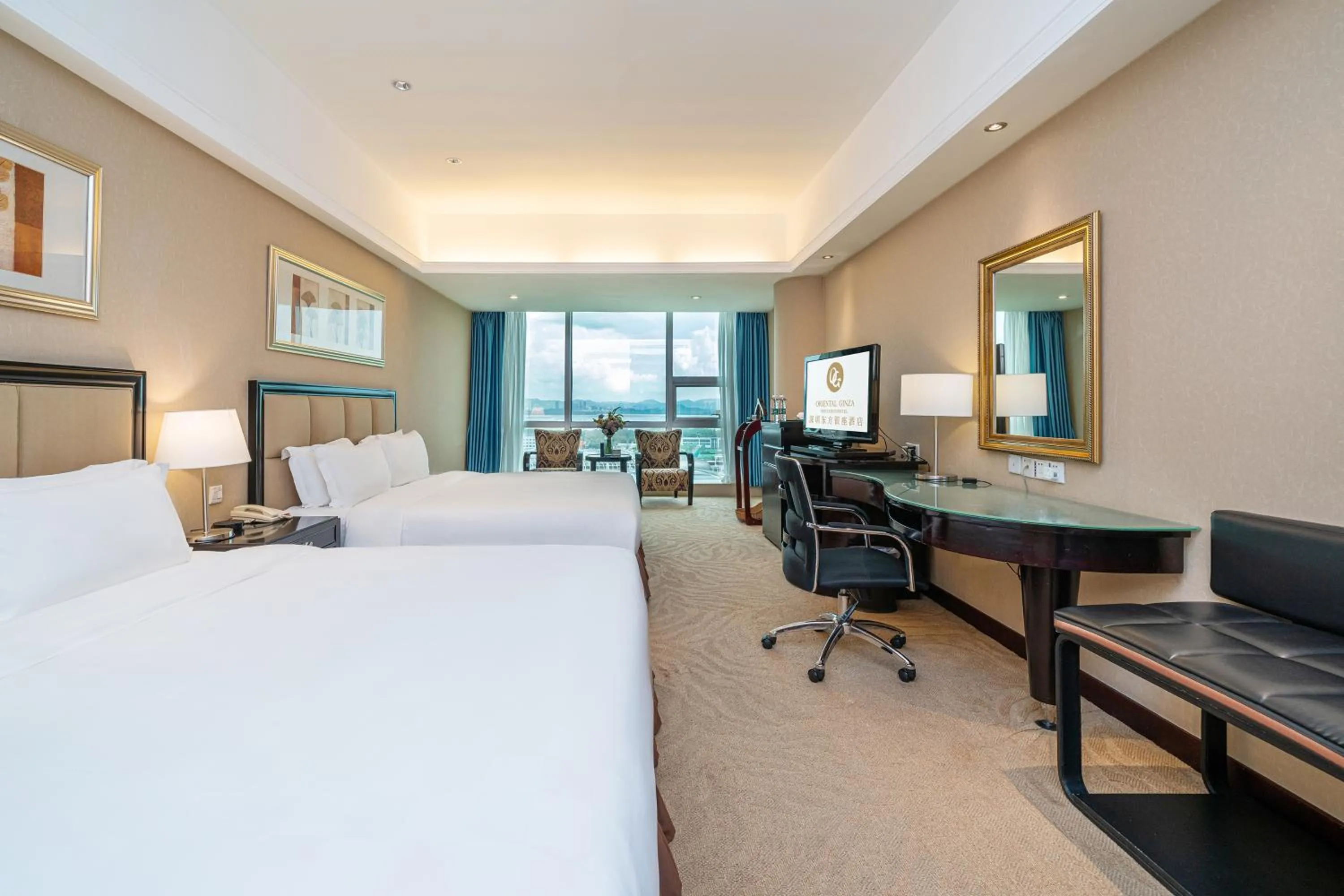 Bed in Oriental Ginza Hotel Shenzhen