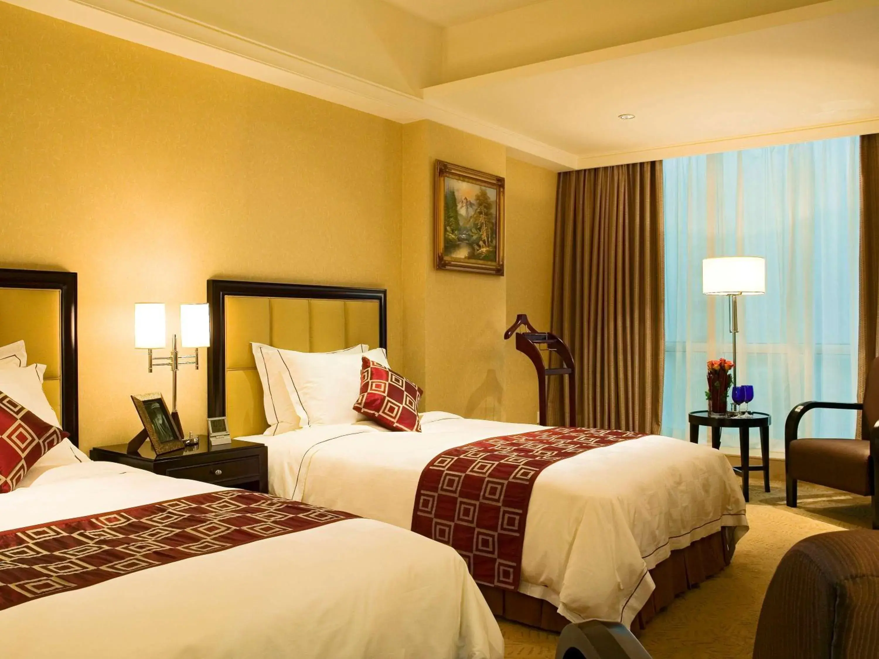 Photo of the whole room, Bed in Oriental Ginza Hotel Shenzhen Photo of the whole room, Bed in Oriental Ginza Hotel Shenzhen