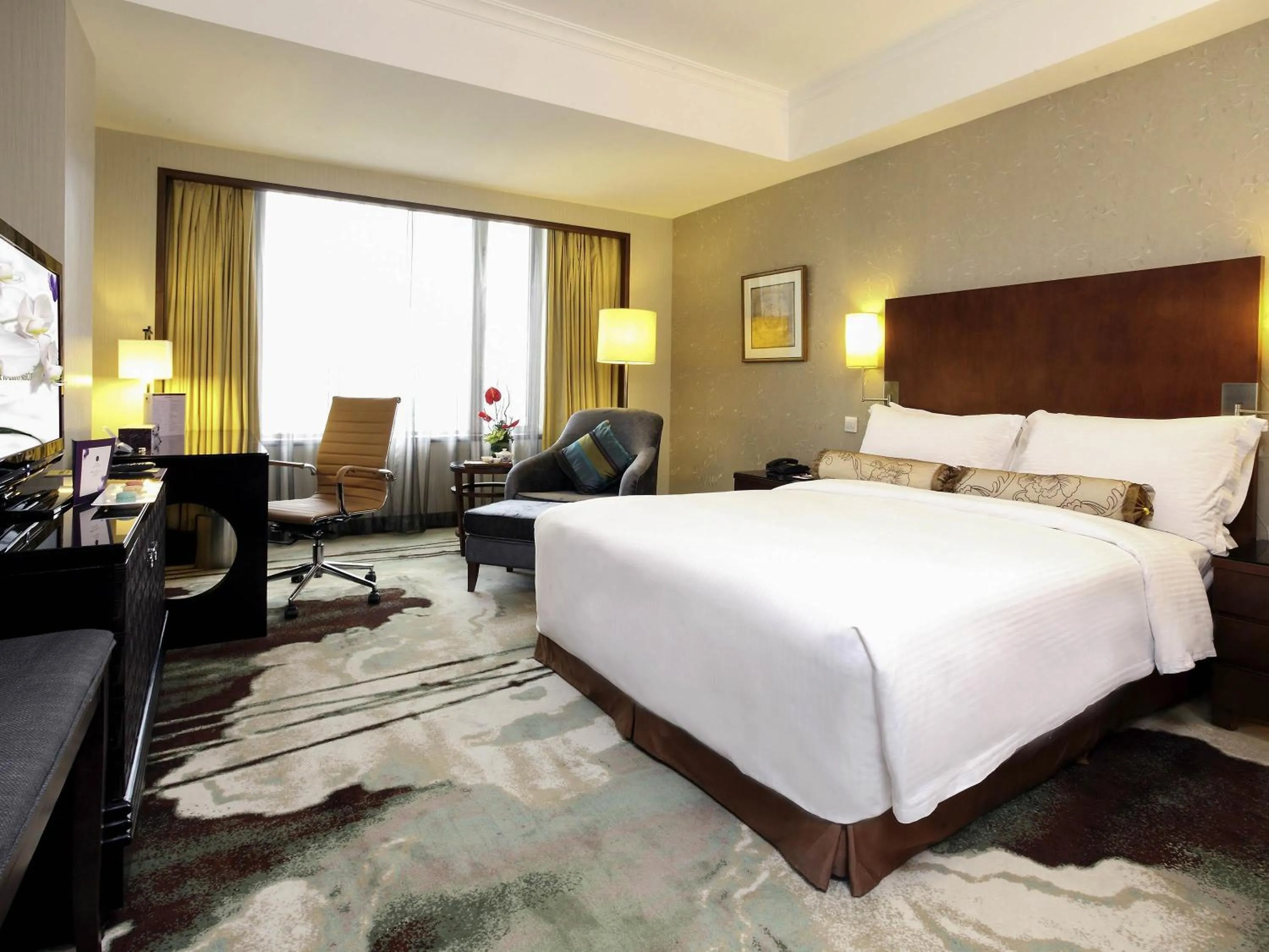 Bedroom, Bed in Grand Mercure Beijing Central